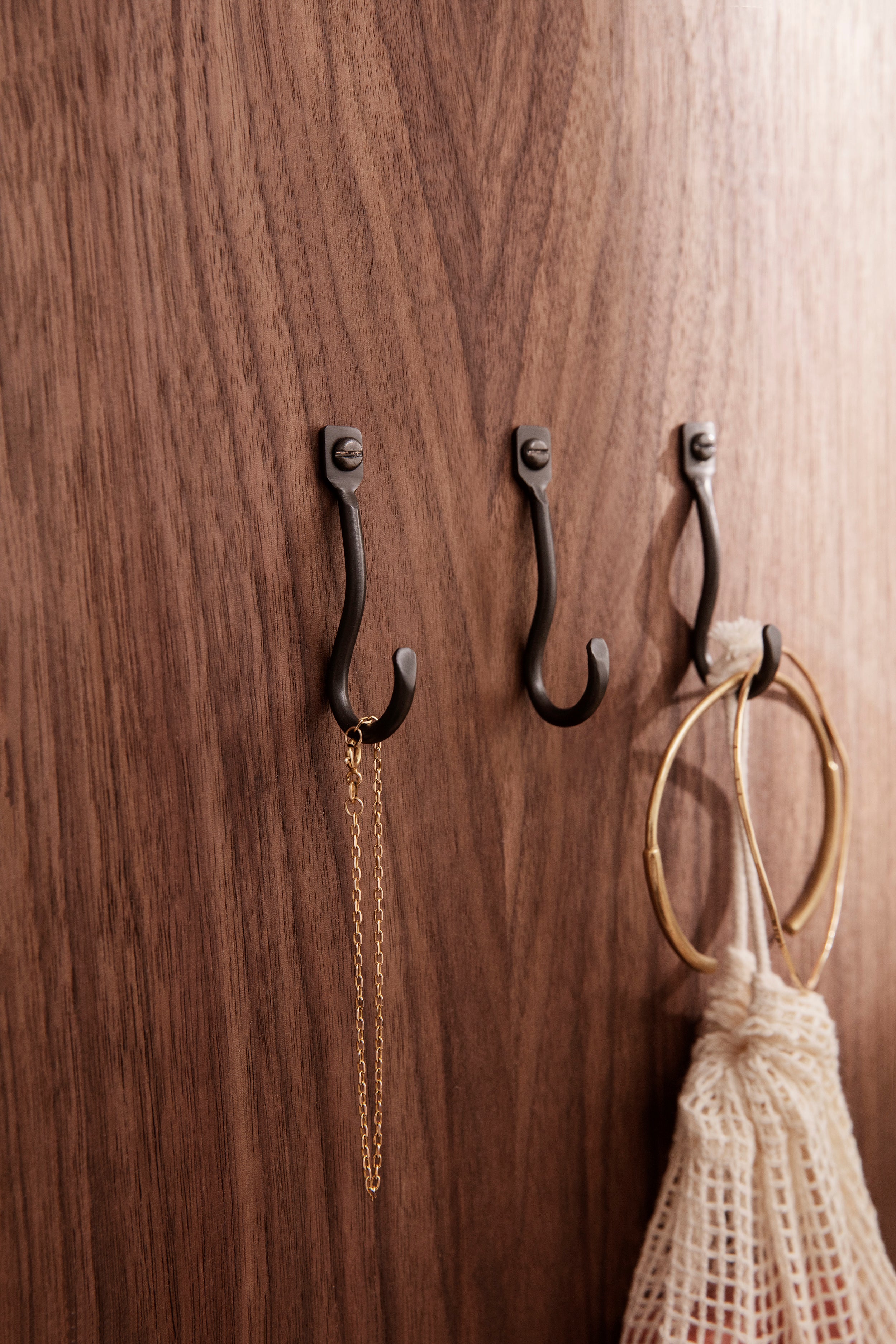 CURVATURE black coat rack set