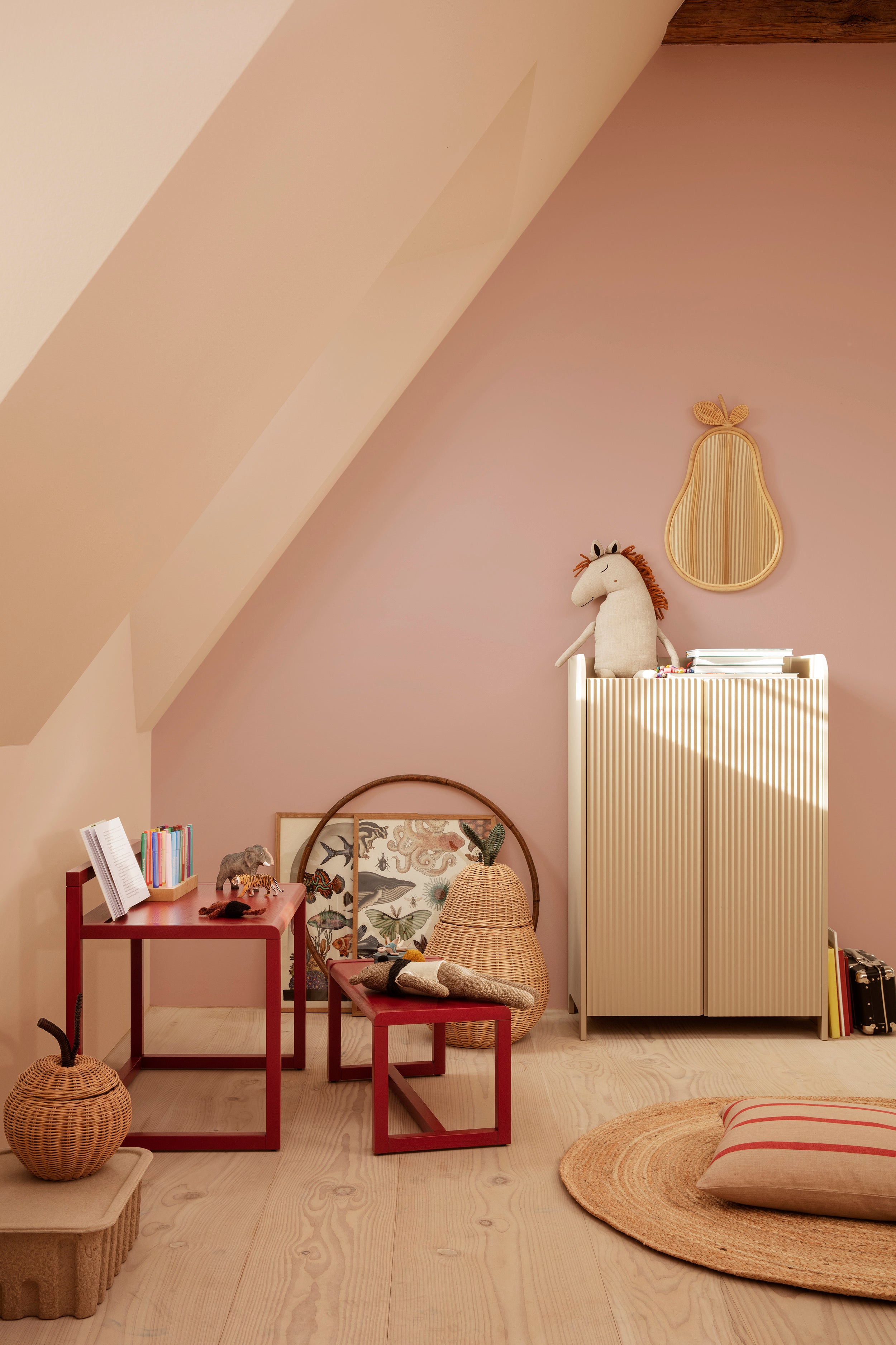 Nízká skříň SILL CUPBOARD 2-dveřová béžová