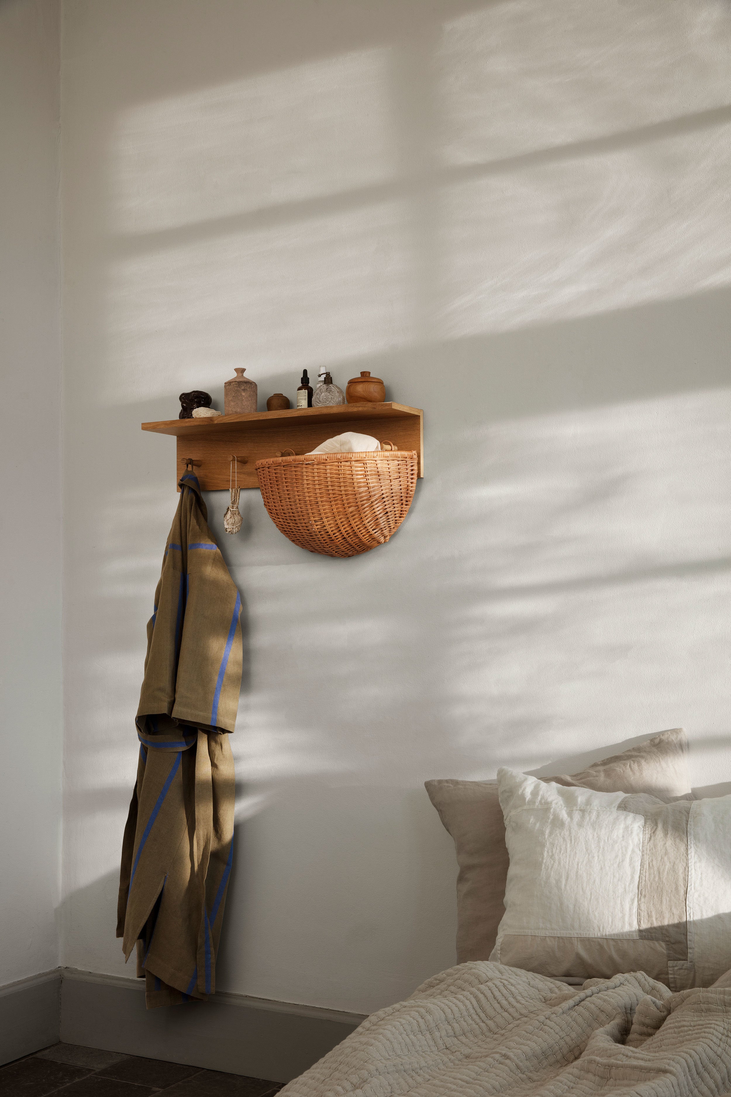 Dekorativní polštář PART CUSHION zlomená bílá