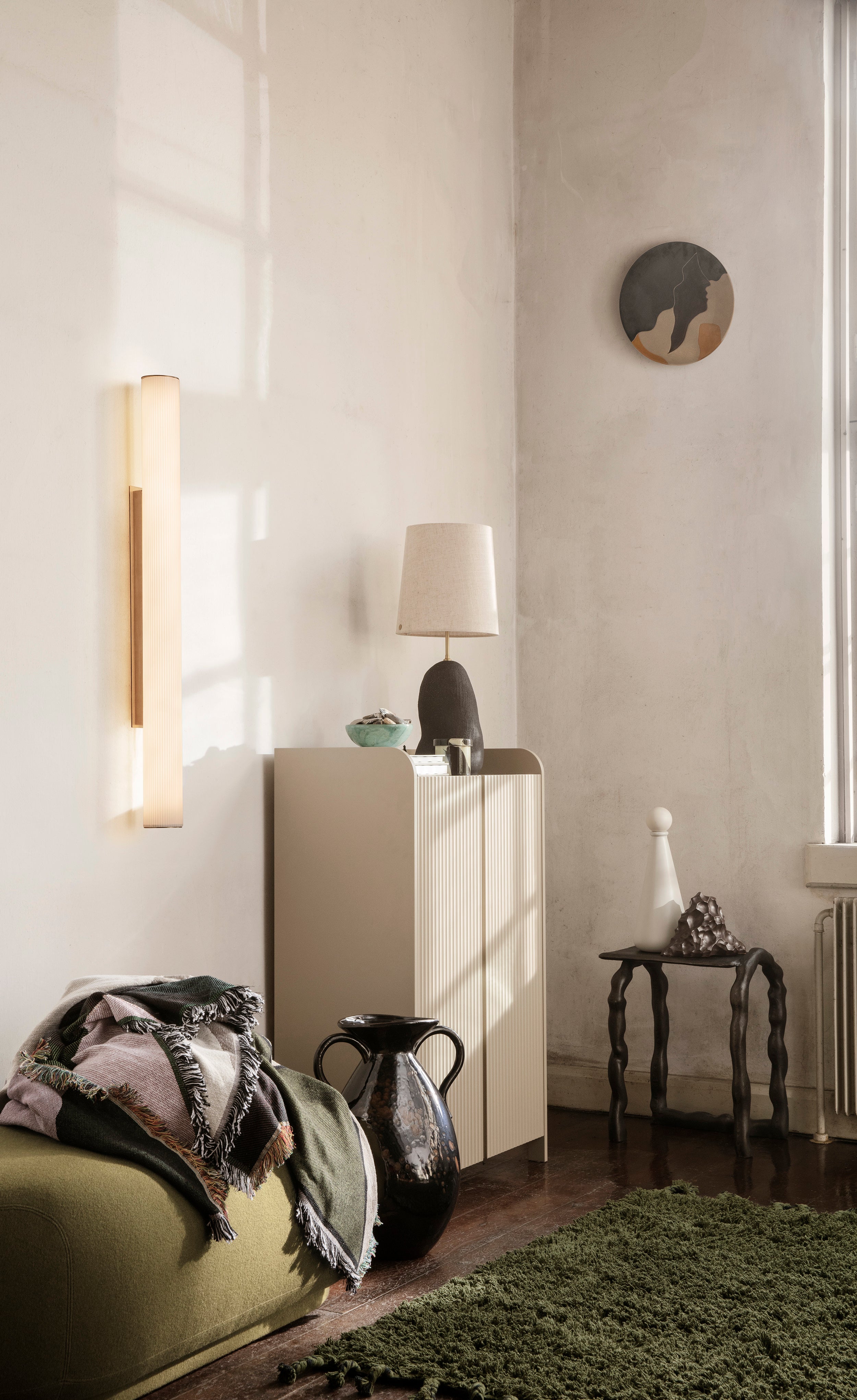 Nízká skříň SILL CUPBOARD 2-dveřová béžová