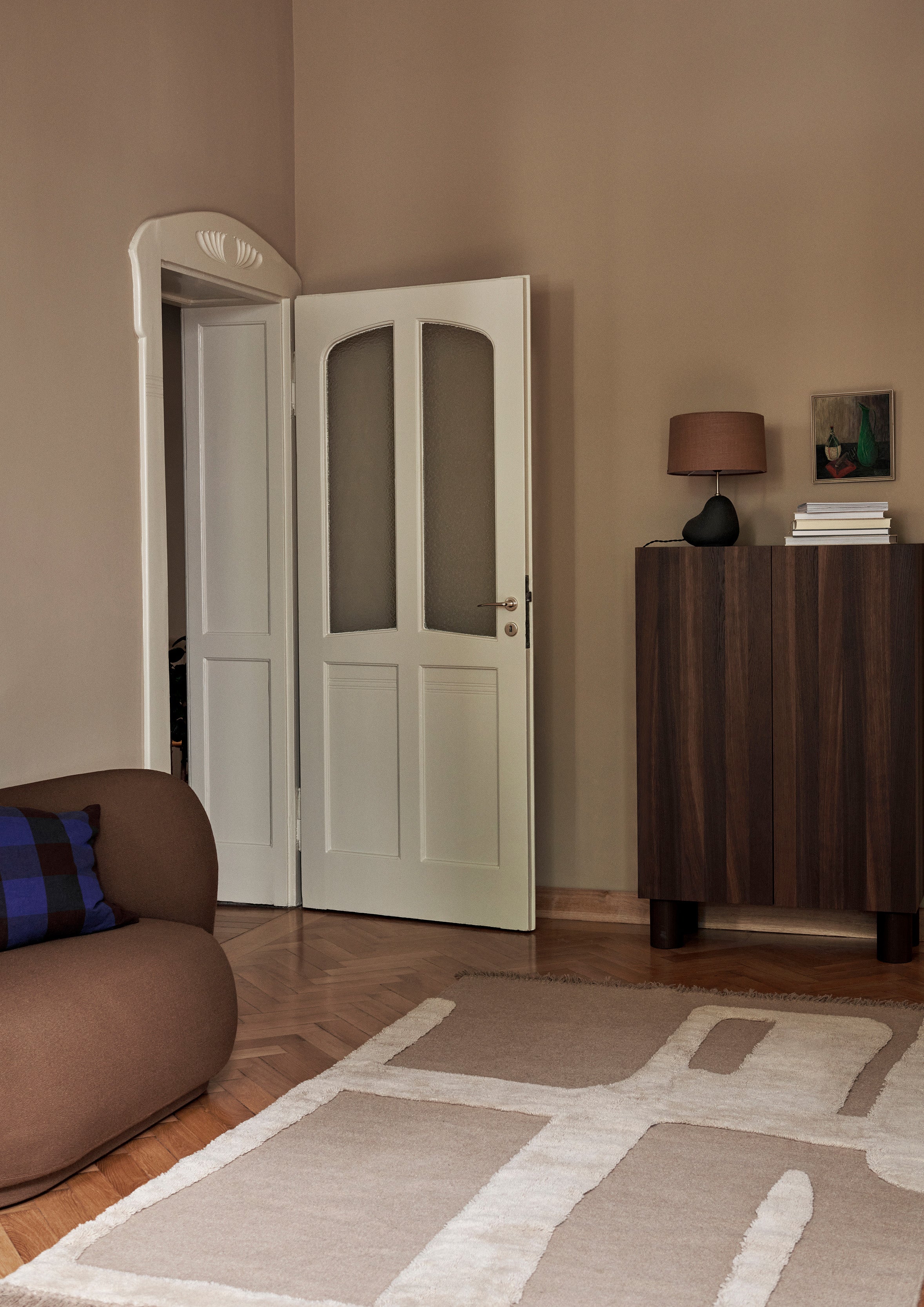 Skříňka POST tmavě hnědý dubový dýha