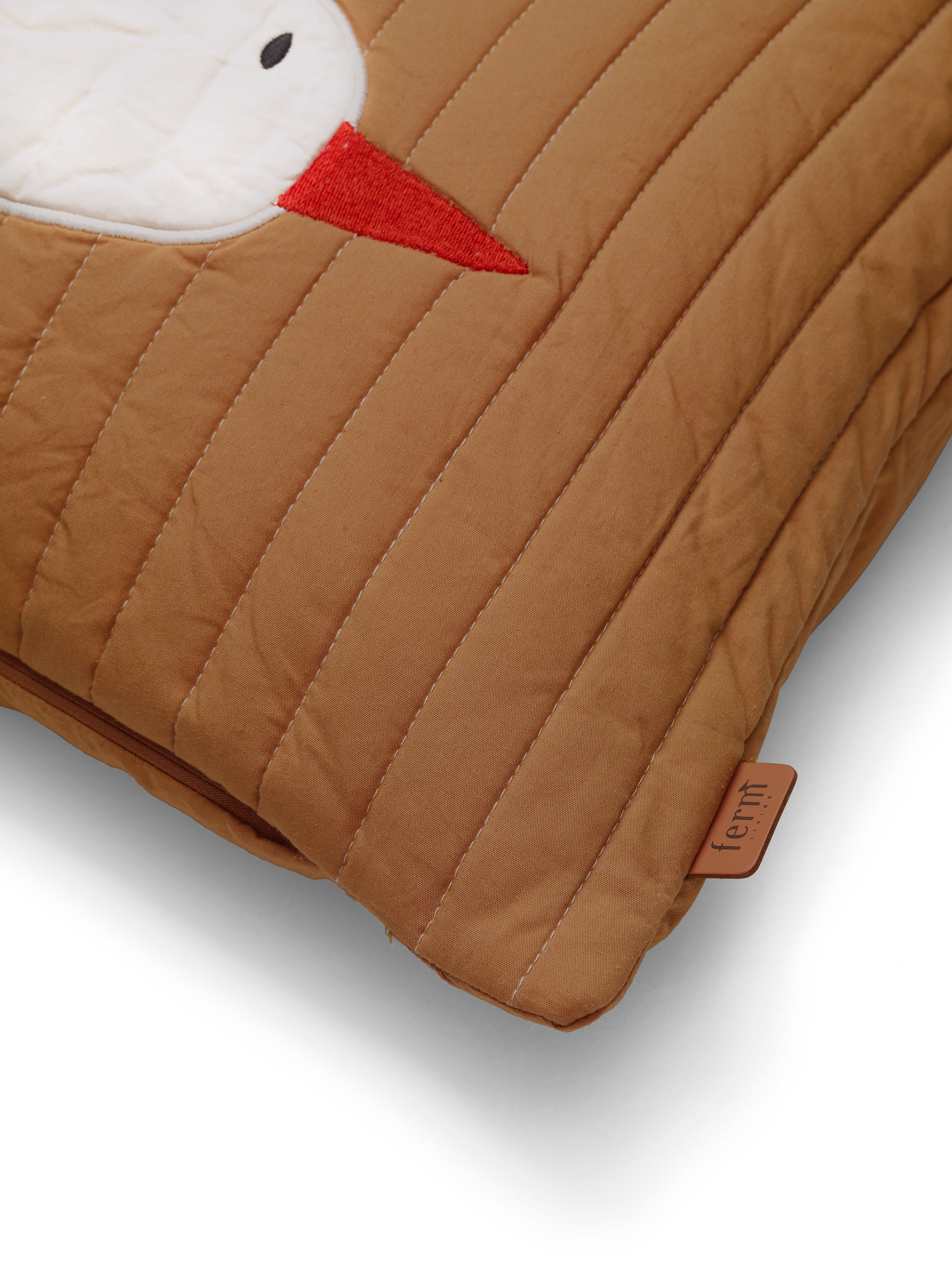 Pohovkový polštář BIRD QUILTED světle hnědý s bílou