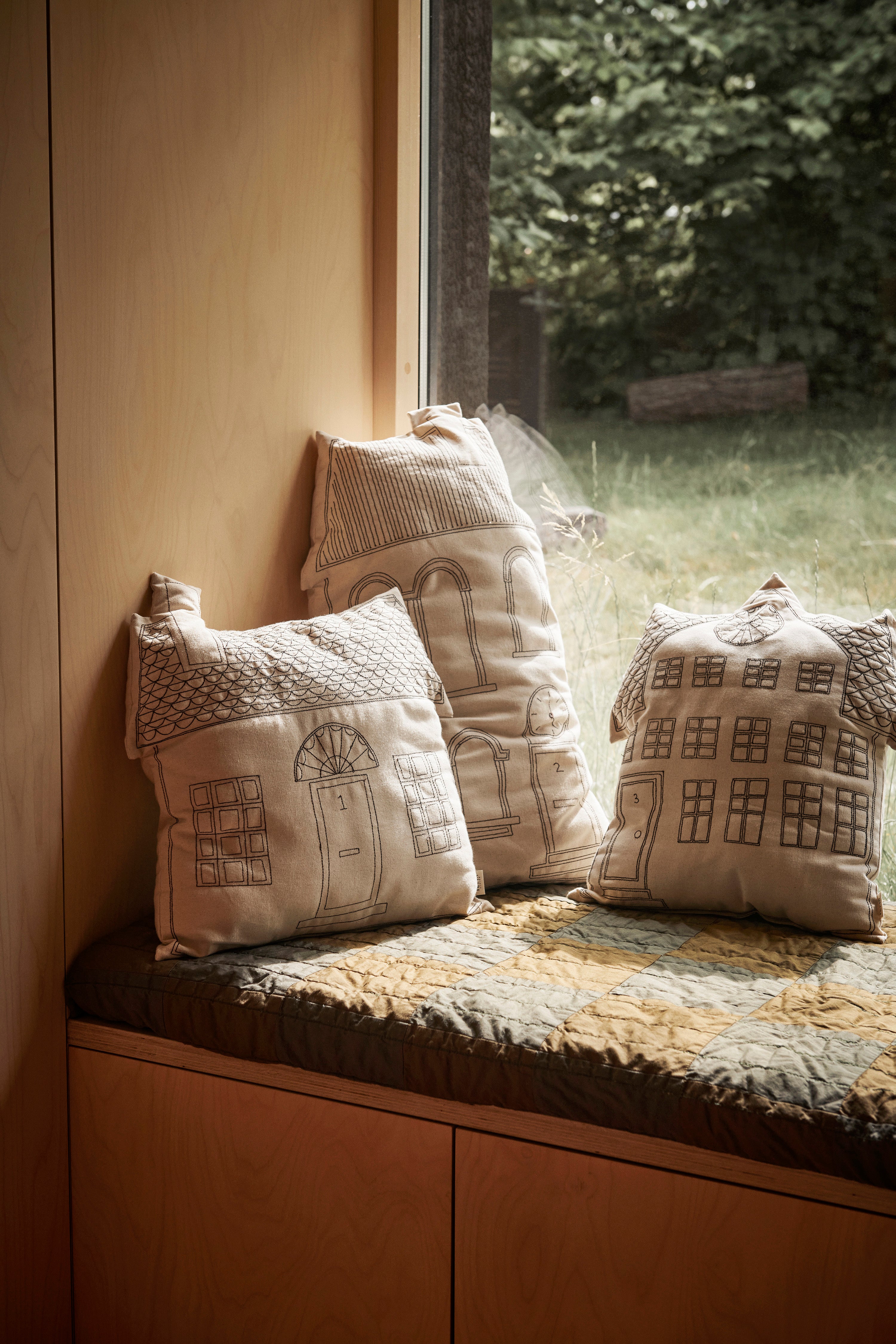 ABODE COTTAGE HOUSE decorative pillow broken white