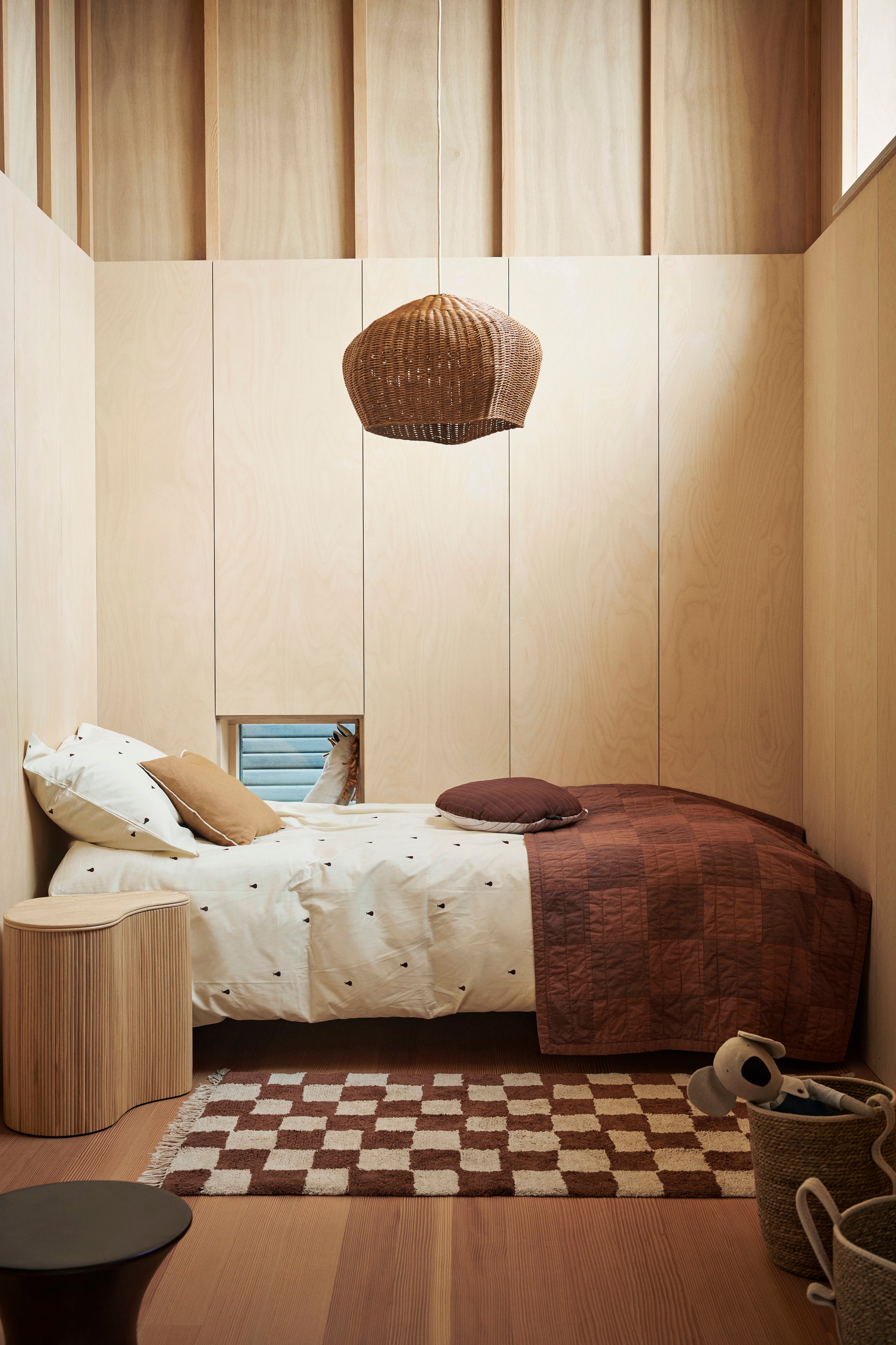 Isola rattan storage table
