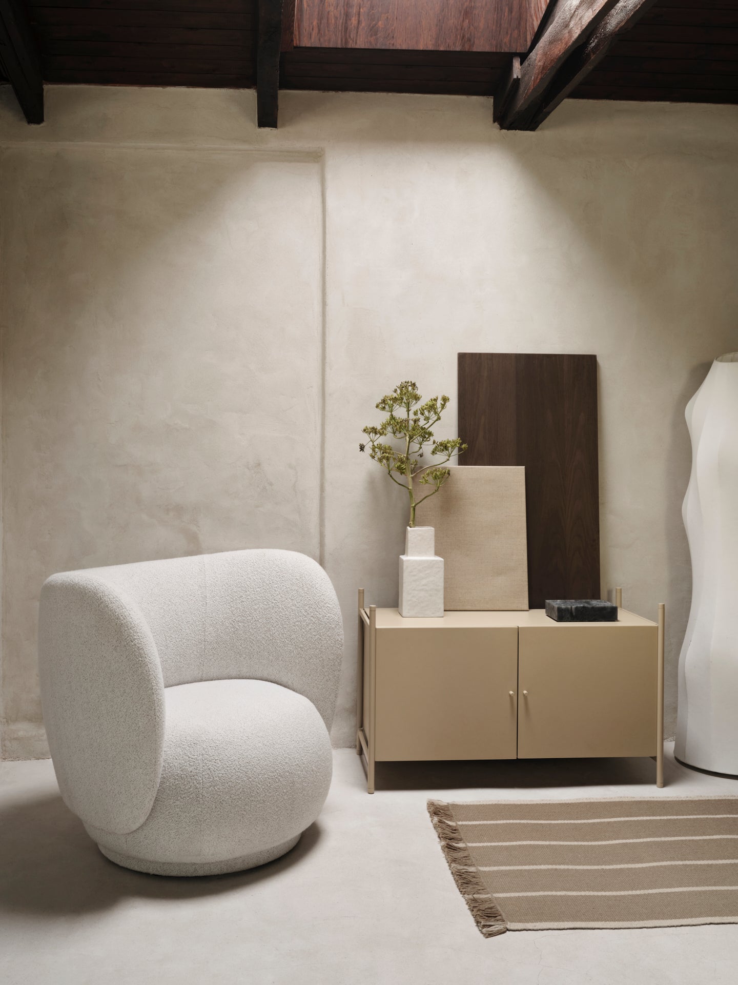 Rico Lounge Brushed white chair