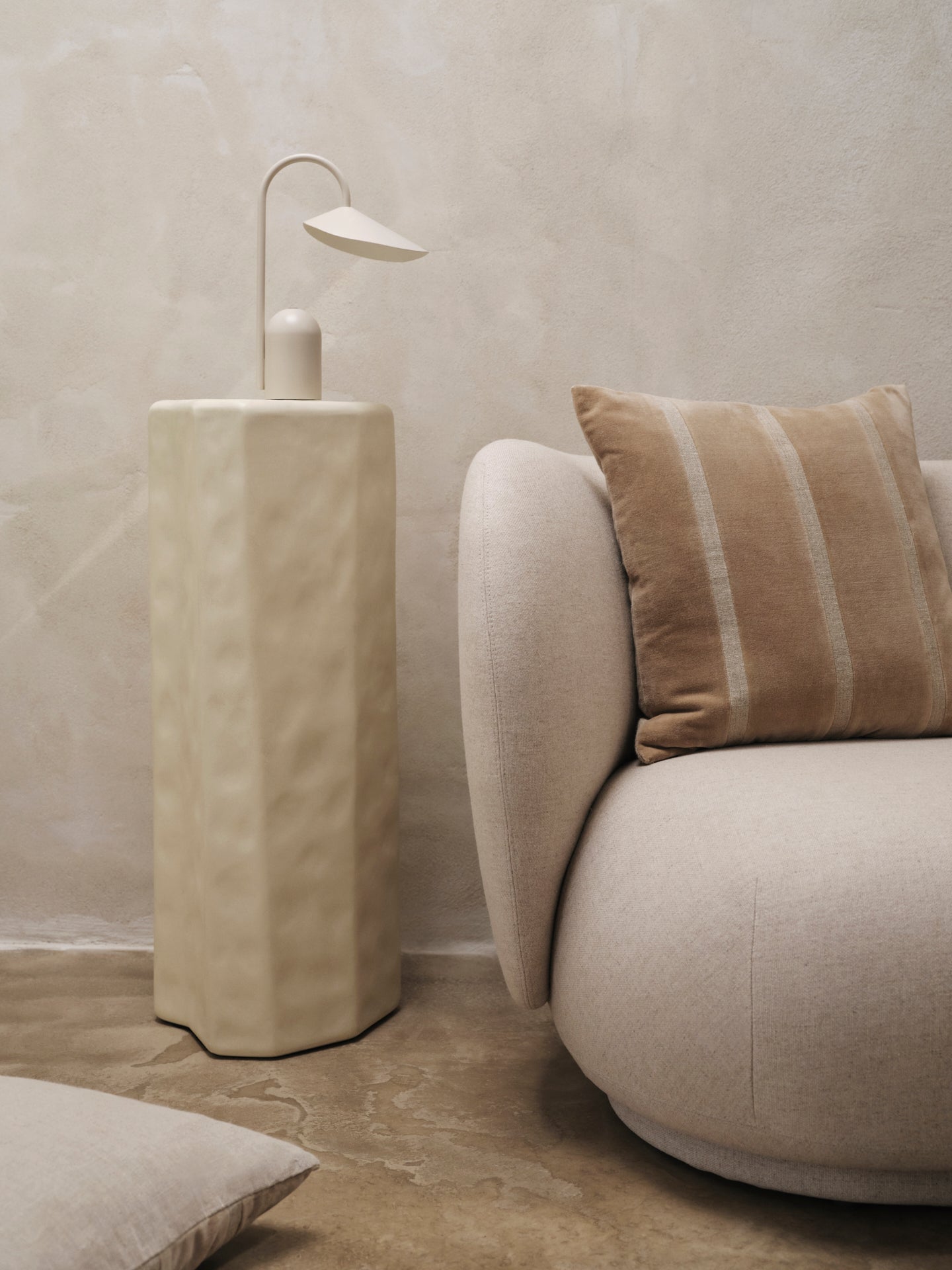 ARUM portable lamp white