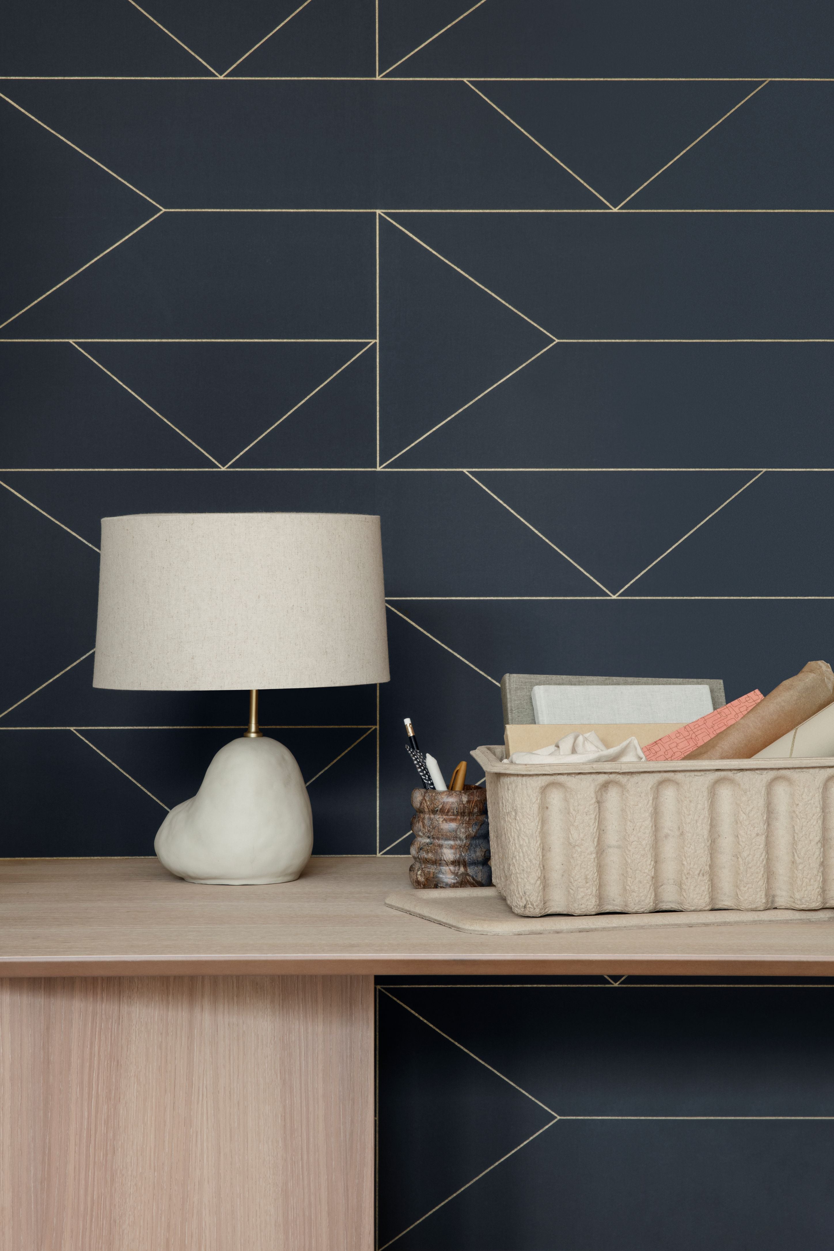 Tapeta LINES tmavě modrá se zlatým