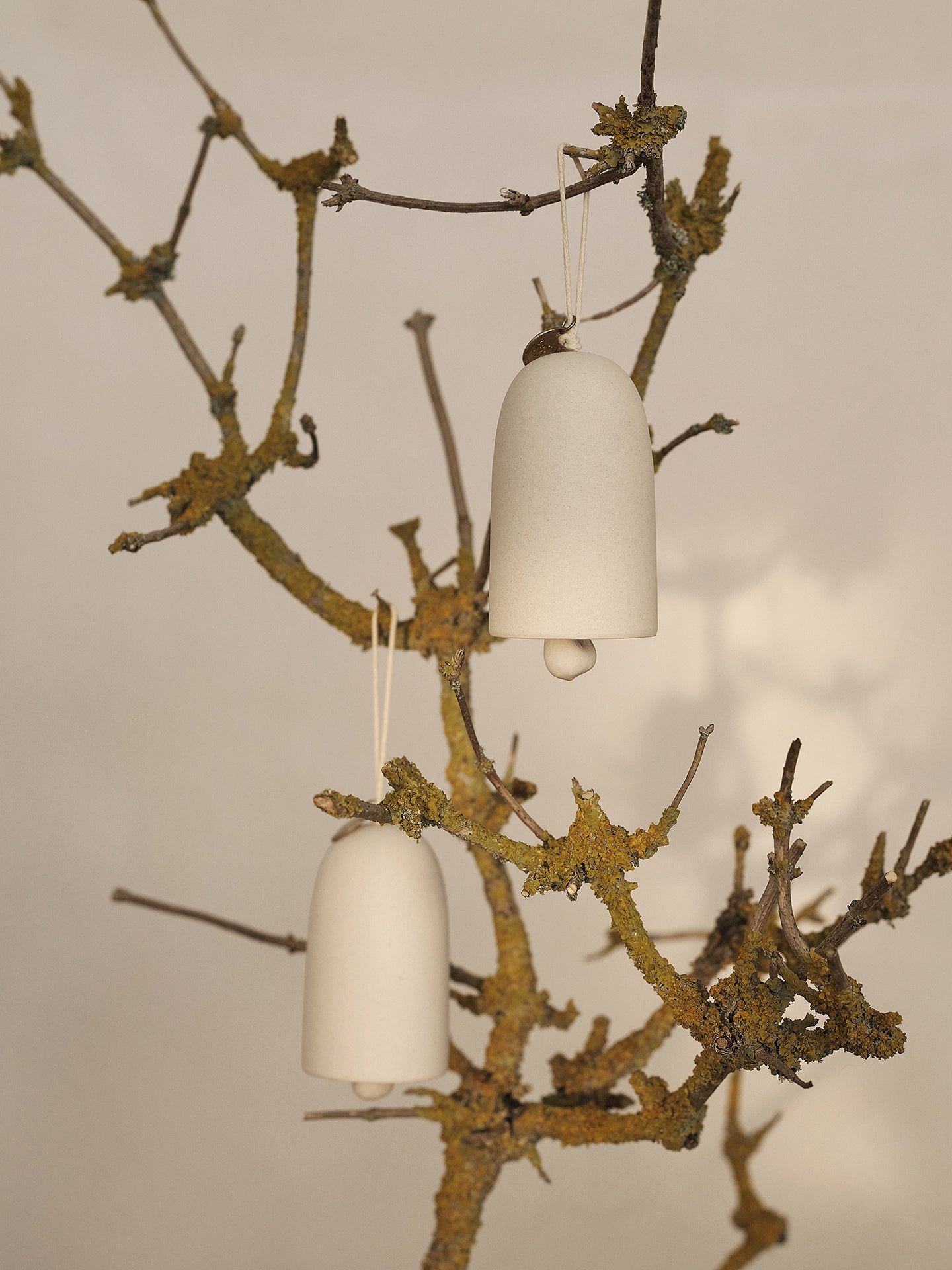 Sada vánočních zvonečků BELL CERAMIC bílá se zlatou