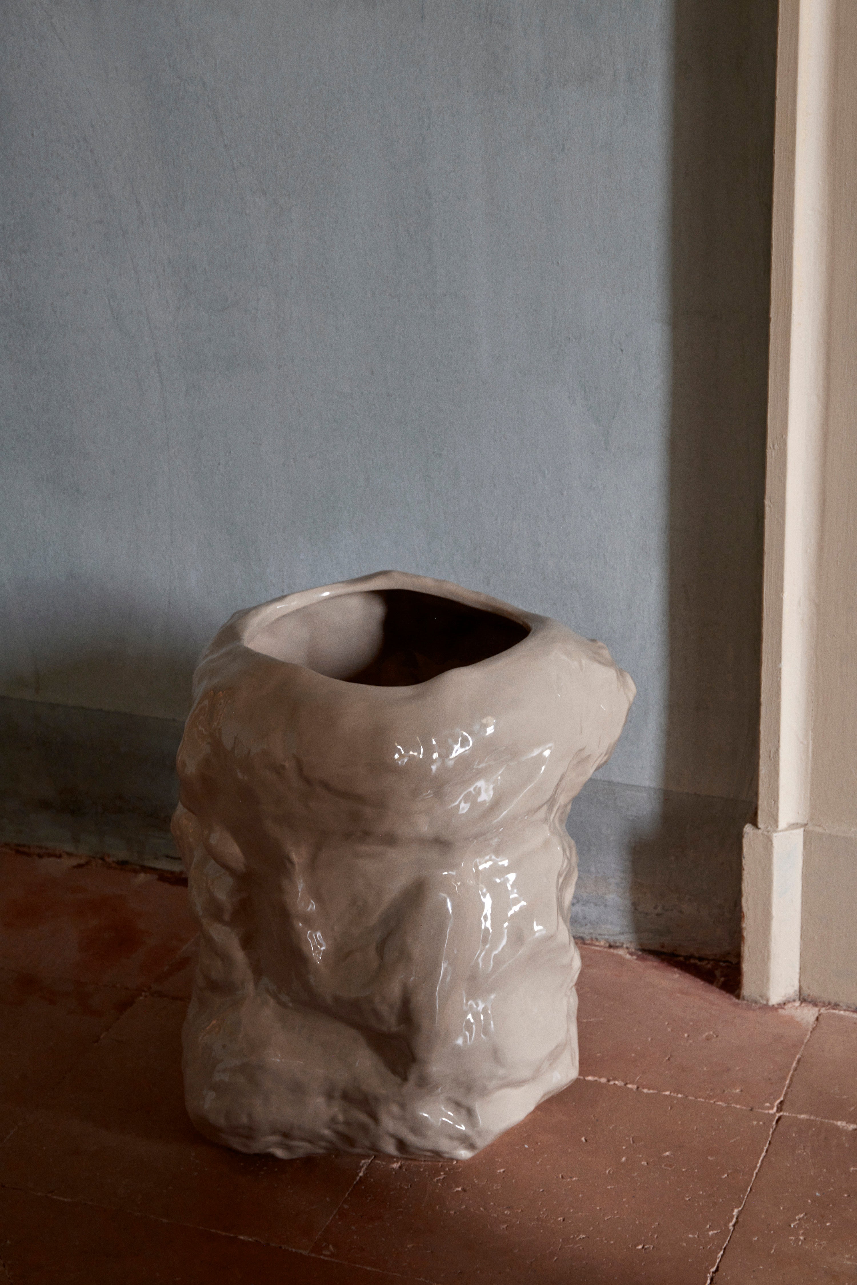 TUCK beige vase