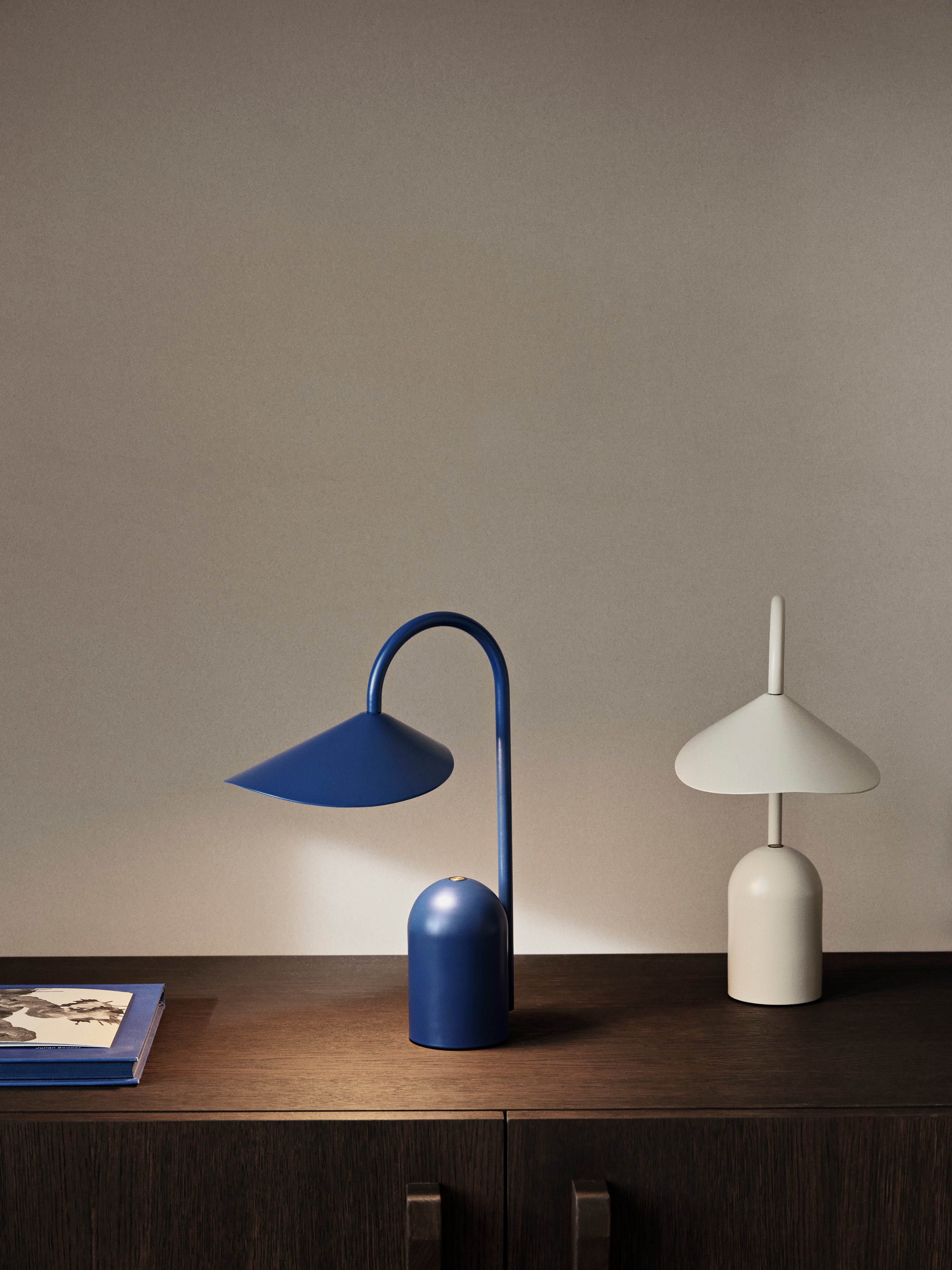 ARUM portable lamp white
