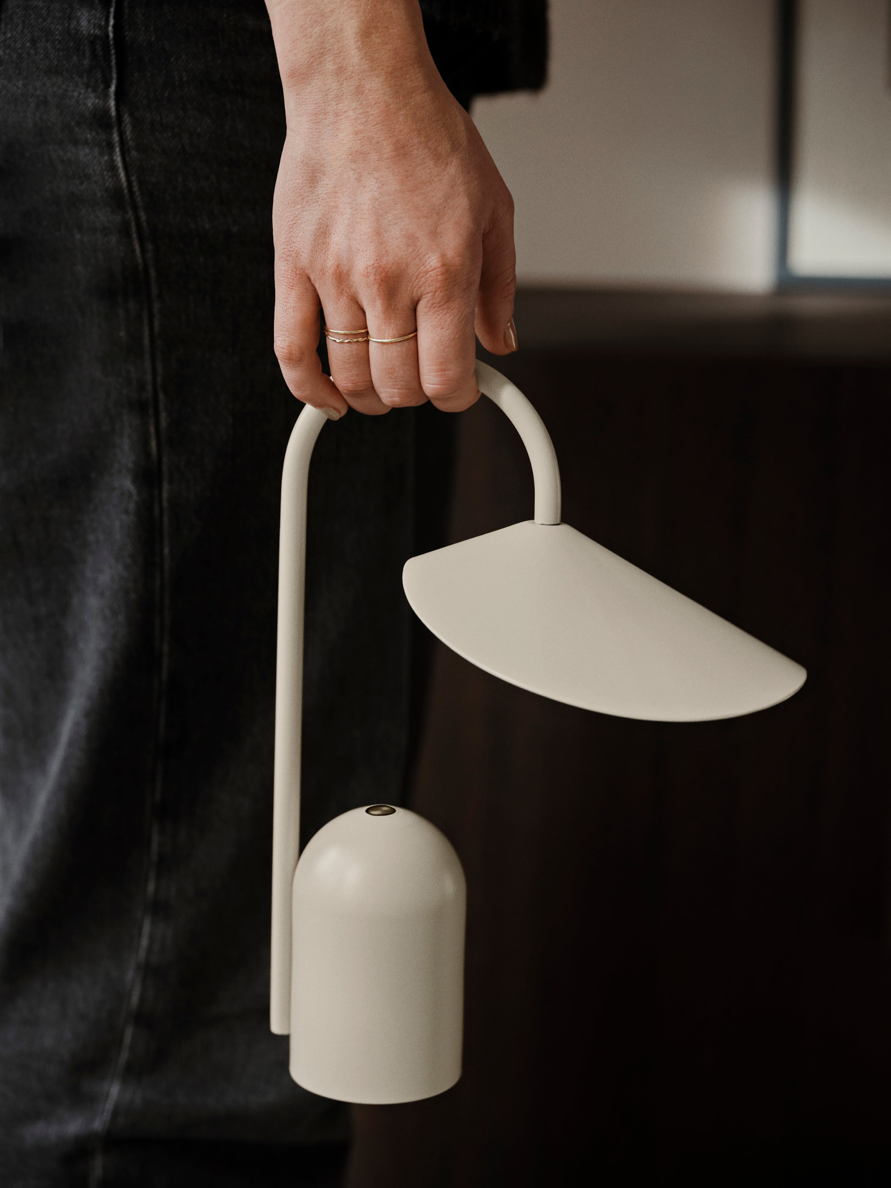 ARUM portable lamp white