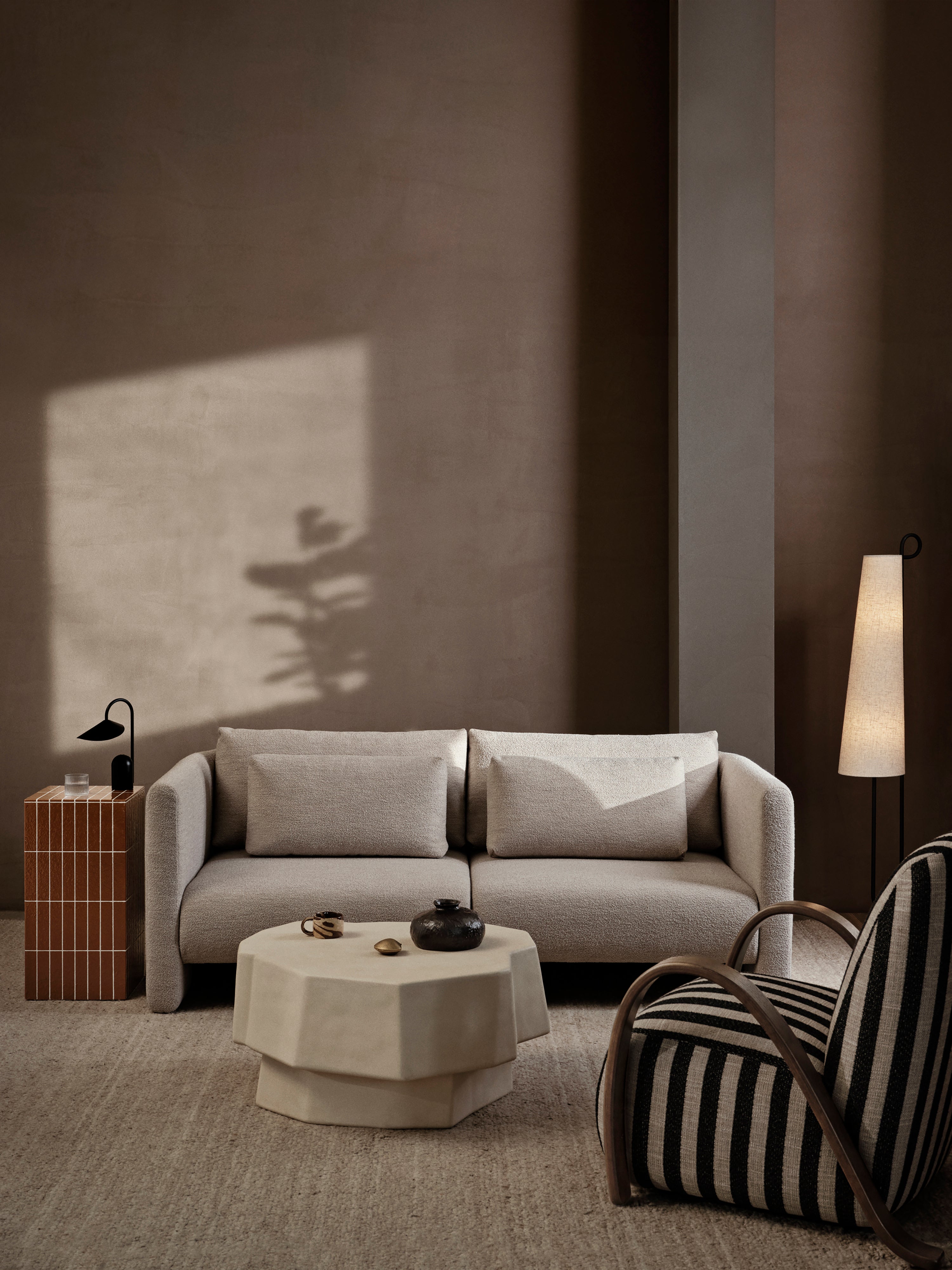 ANCORA floor lamp in broken white with a black base