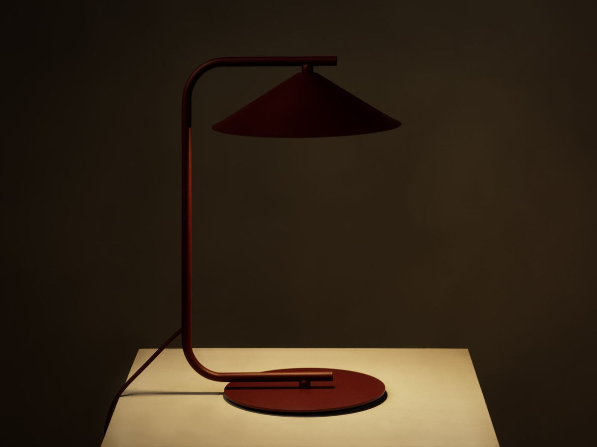 Lampa stołowa NOCTE bordowy – aranżacja wnętrza