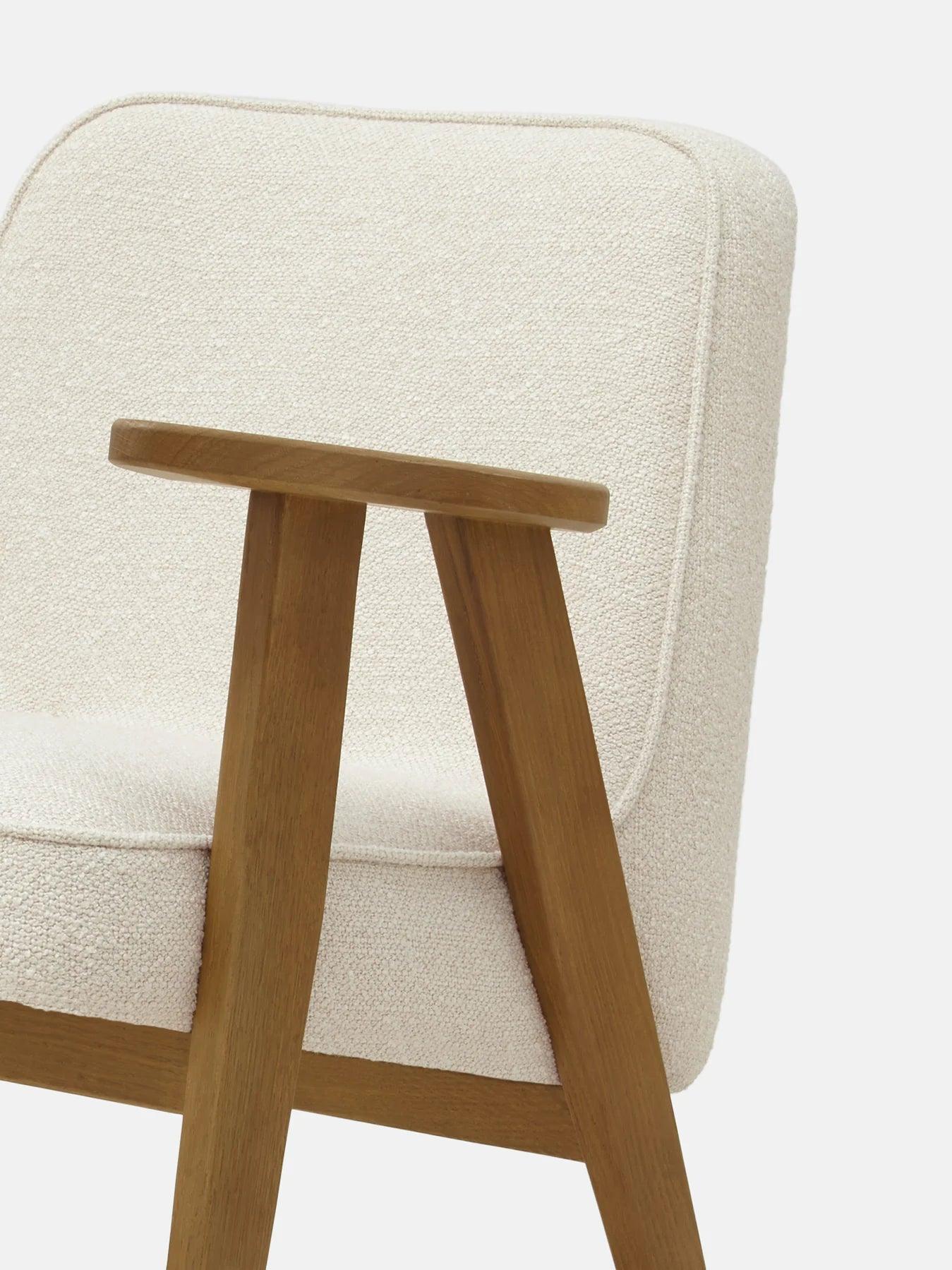 Fotel 366 beżowy w tkaninie Boucle Creme 366 concept Eye on Design