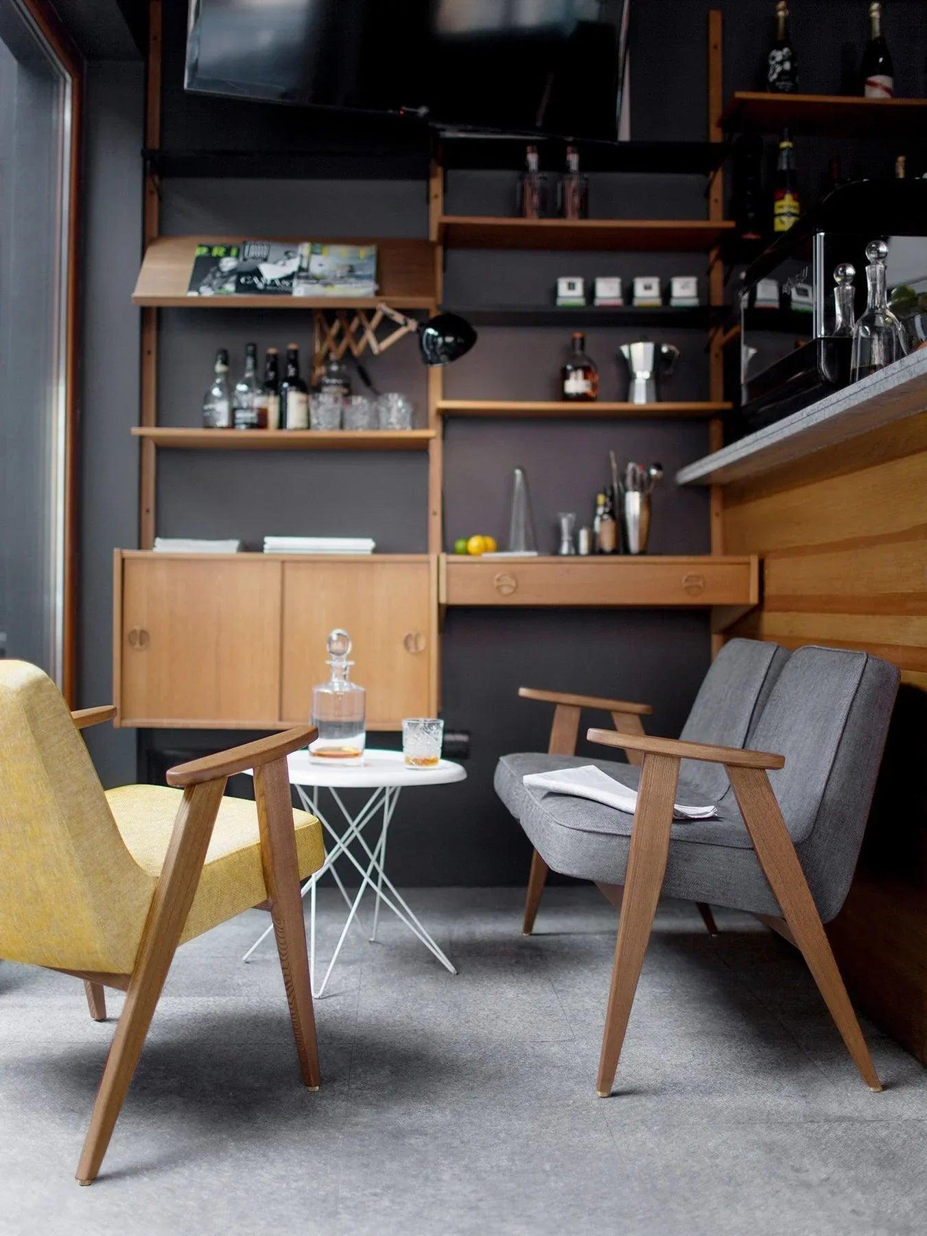 Fotel 366 czerwony w tkaninie Boucle Sierra 366 concept Eye on Design