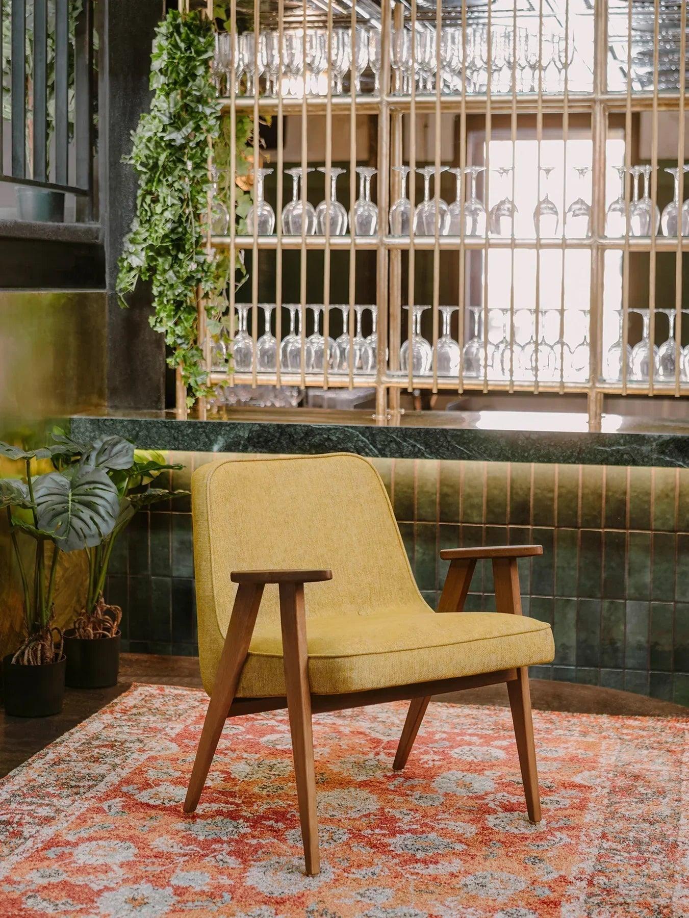 Fotel 366 czerwony w tkaninie Boucle Sierra 366 concept Eye on Design