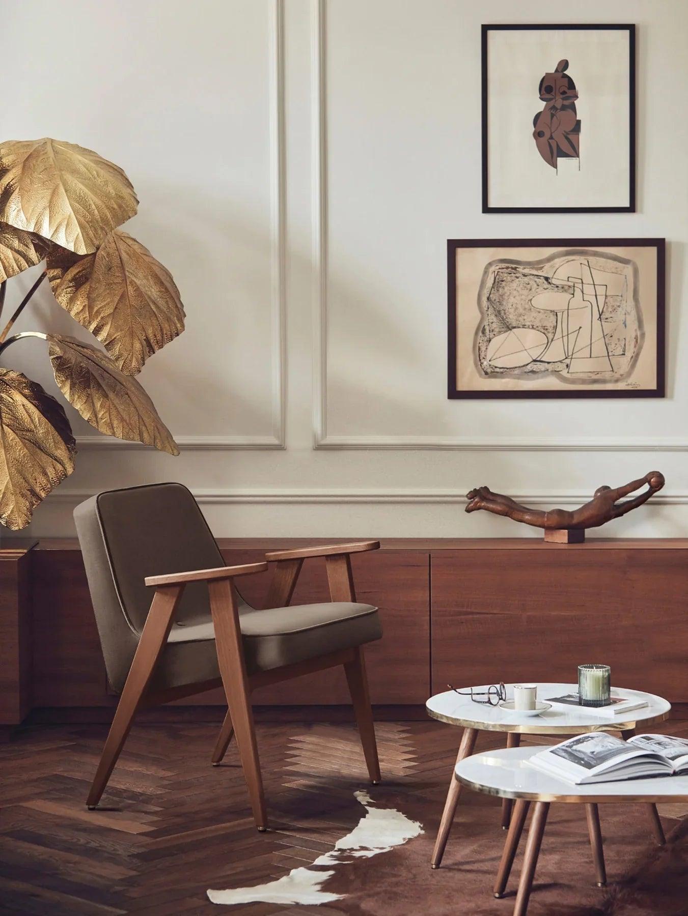 Fotel 366 niebieski w tkaninie Velvet Indigo 366 concept Eye on Design