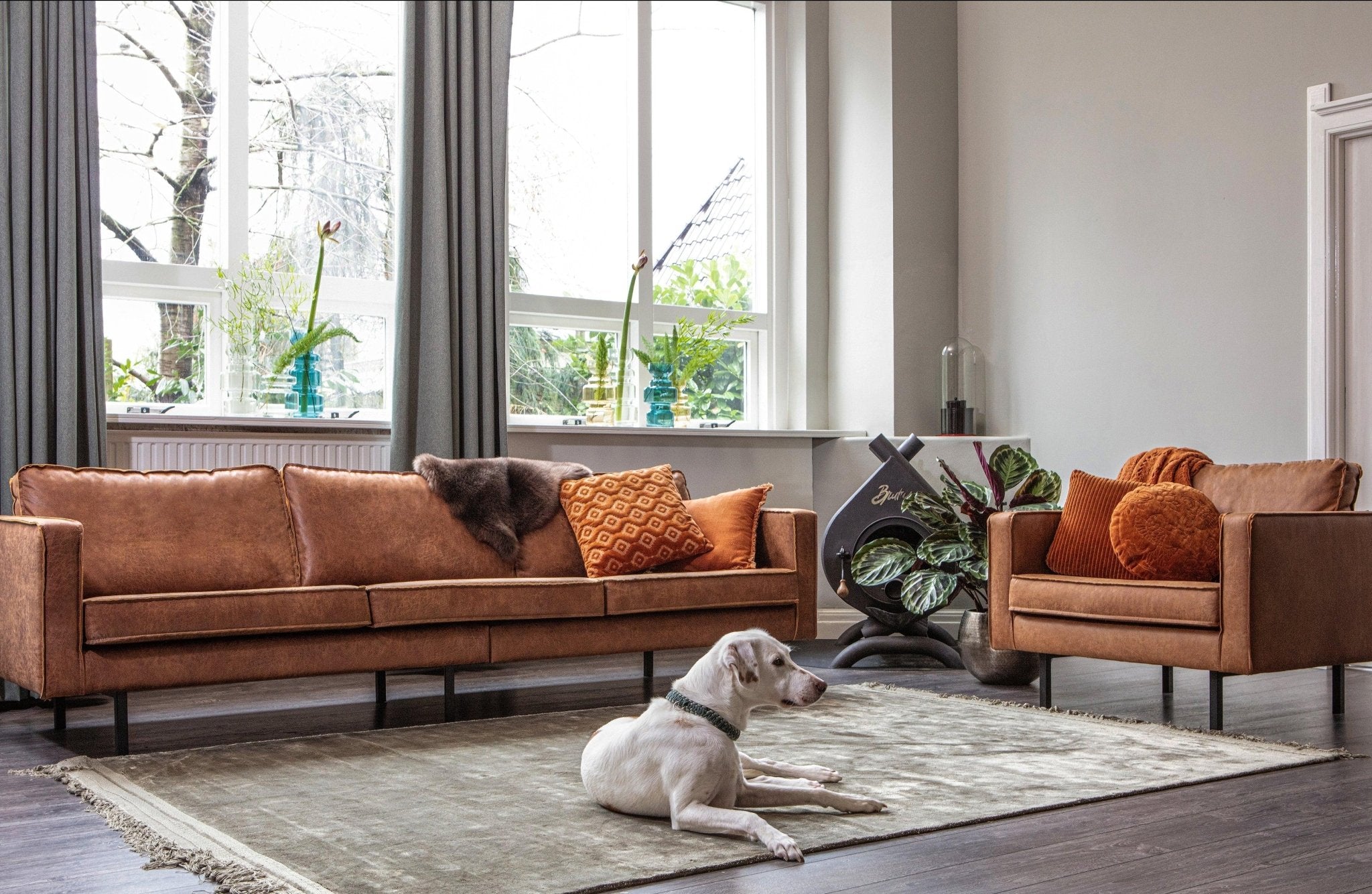 Fotel aksamitny RODEO antracytowy Be Pure Eye on Design