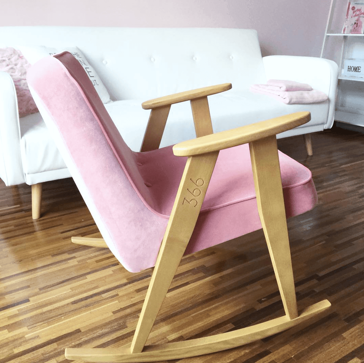 Fotel bujany 366 tapicerowany w tkaninie New Coco – 366 concept