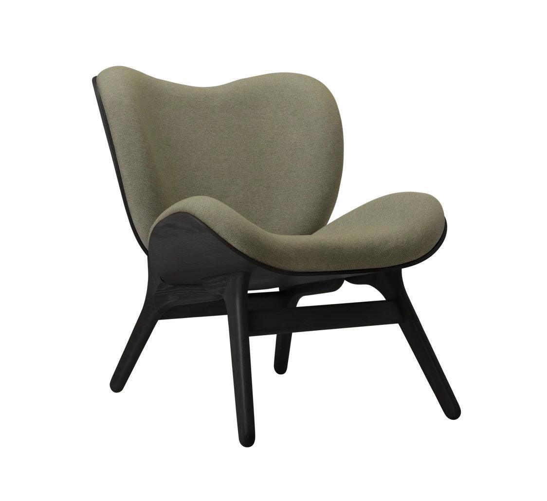 Fotel CONVERSATION PIECE szałwiowy z czarną podstawą UMAGE Eye on Design