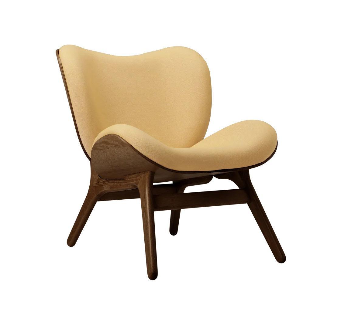 Fotel CONVERSATION PIECE żółty z ciemno dębową podstawą UMAGE Eye on Design