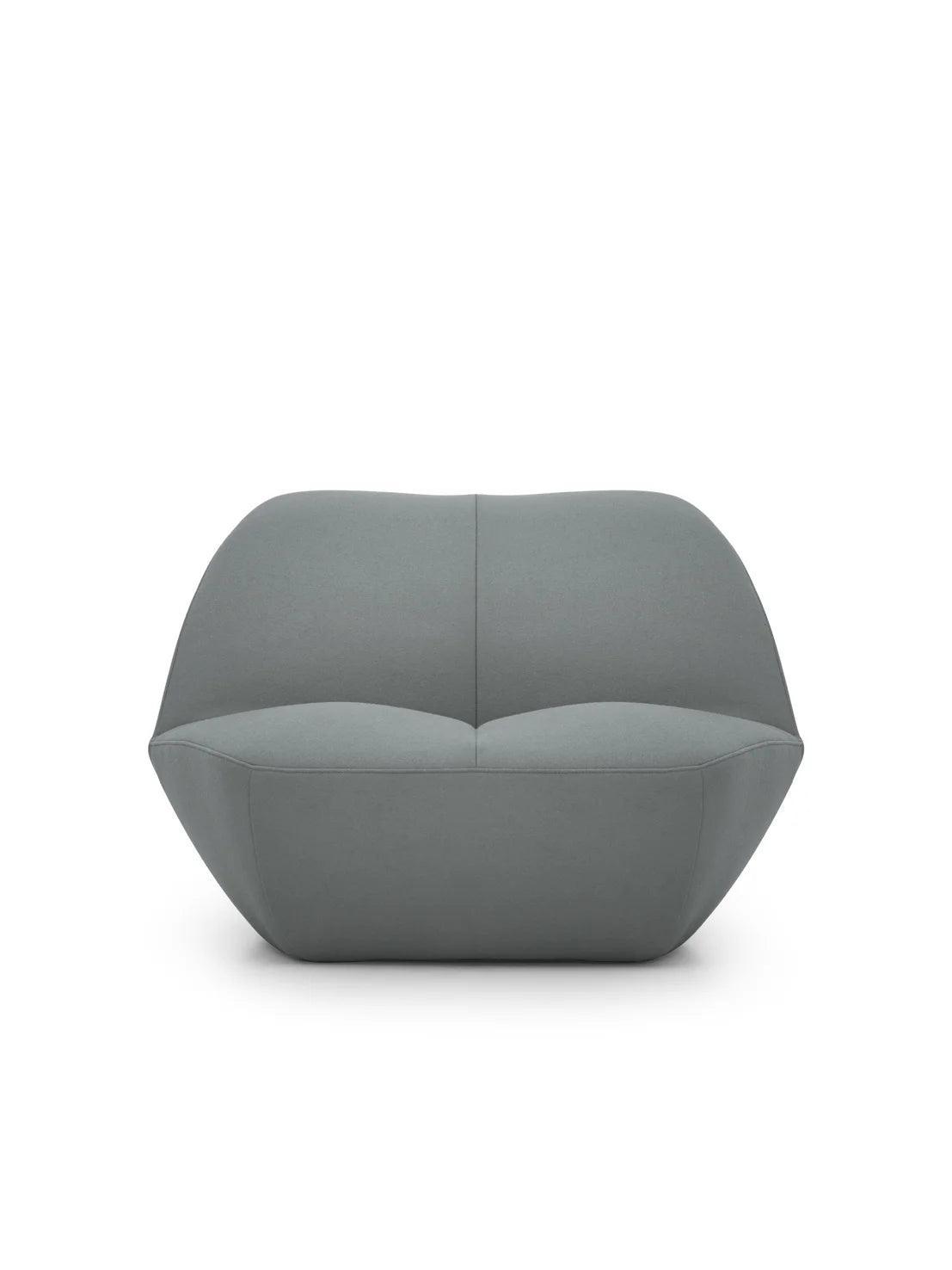 Fotel KISSS tapicerowany Moooi Eye on Design