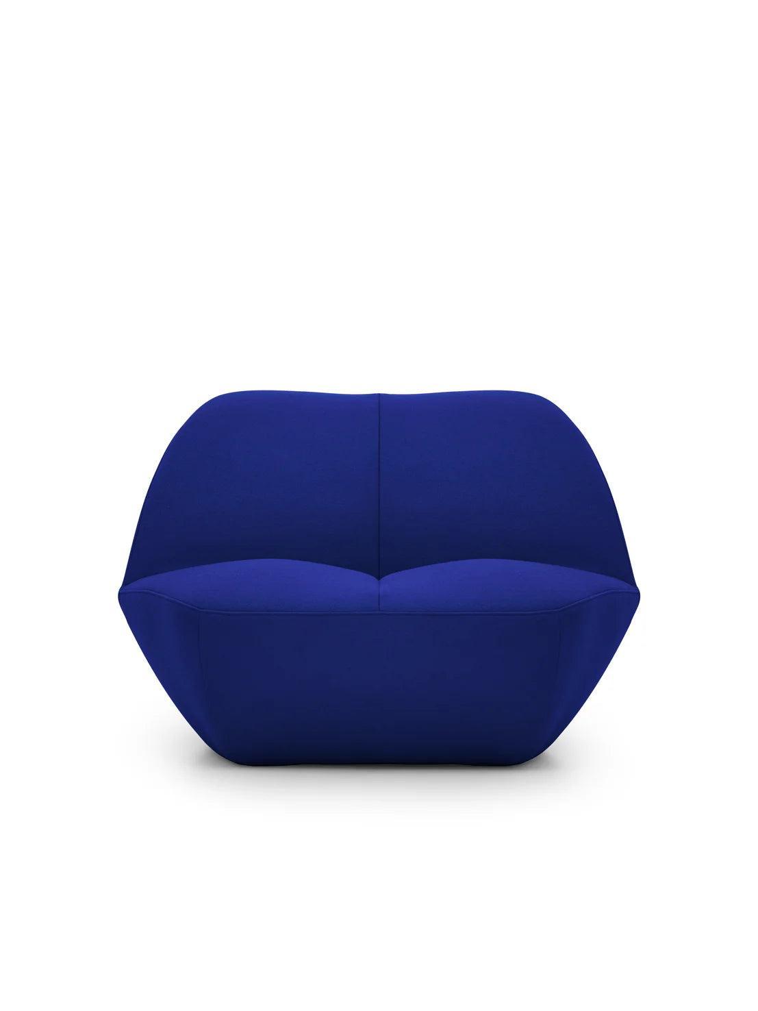 Fotel KISSS tapicerowany Moooi Eye on Design