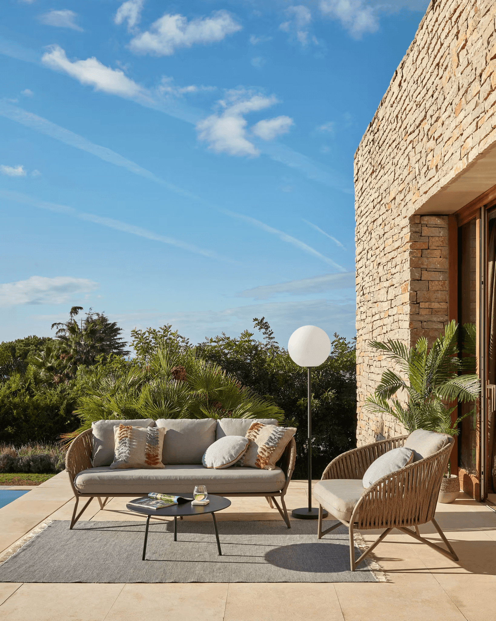 Fotel ogrodowy BRANZIE brązowy La Forma Eye on Design