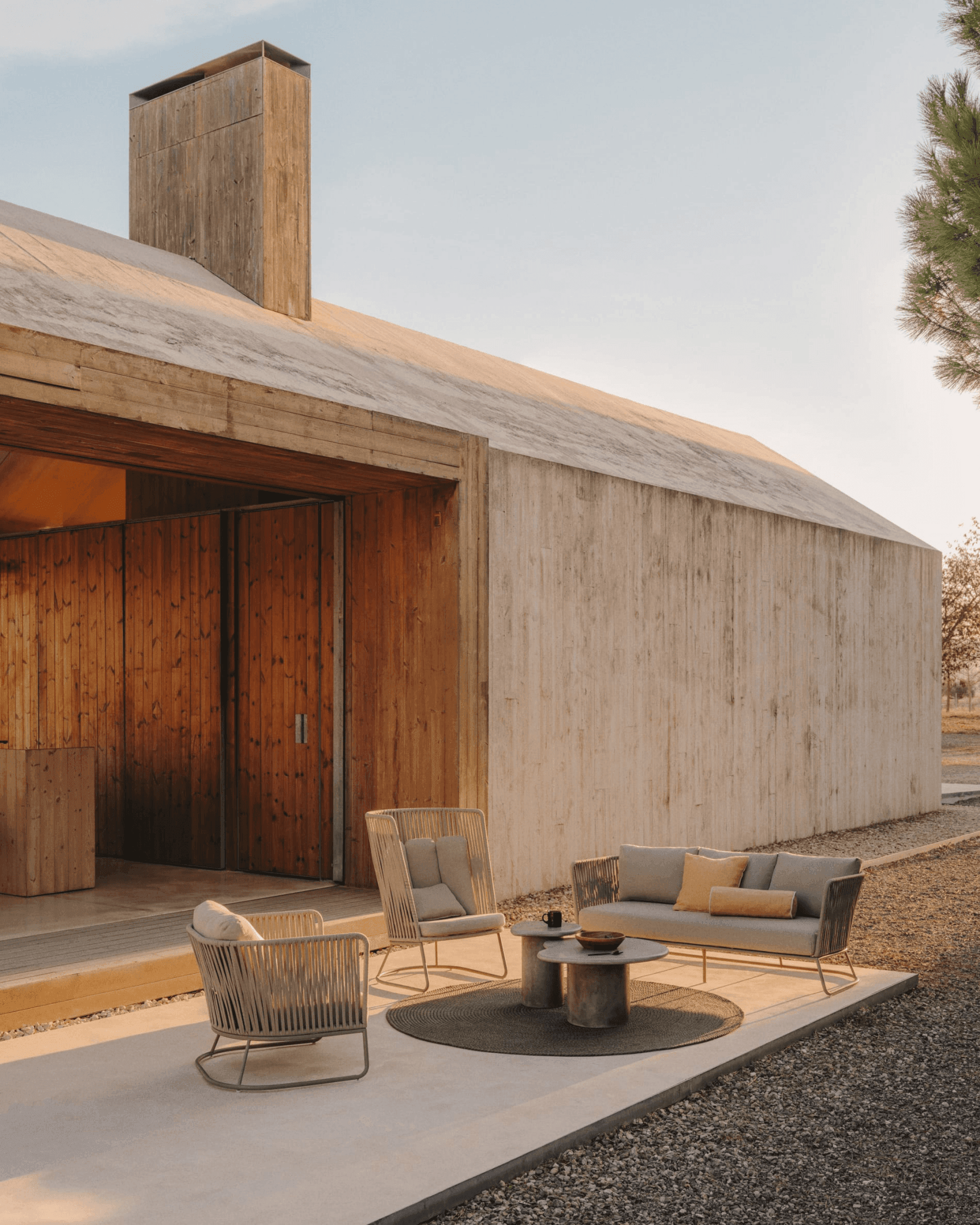 Fotel ogrodowy SACONA oliwkowy La Forma Eye on Design