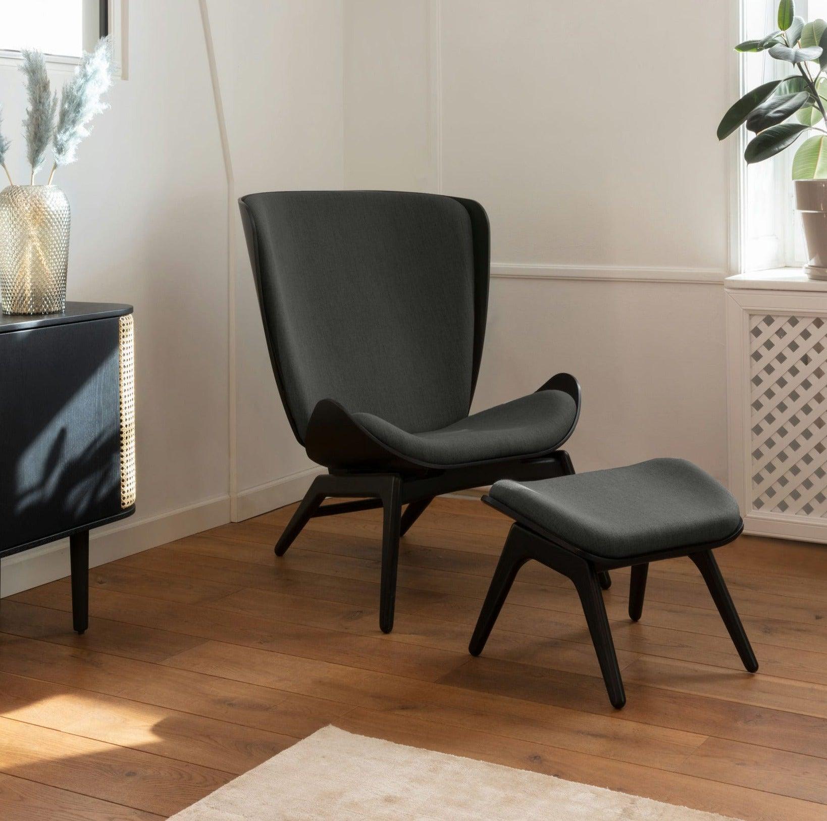 Fotel READER antracytowy z czarną podstawą UMAGE Eye on Design