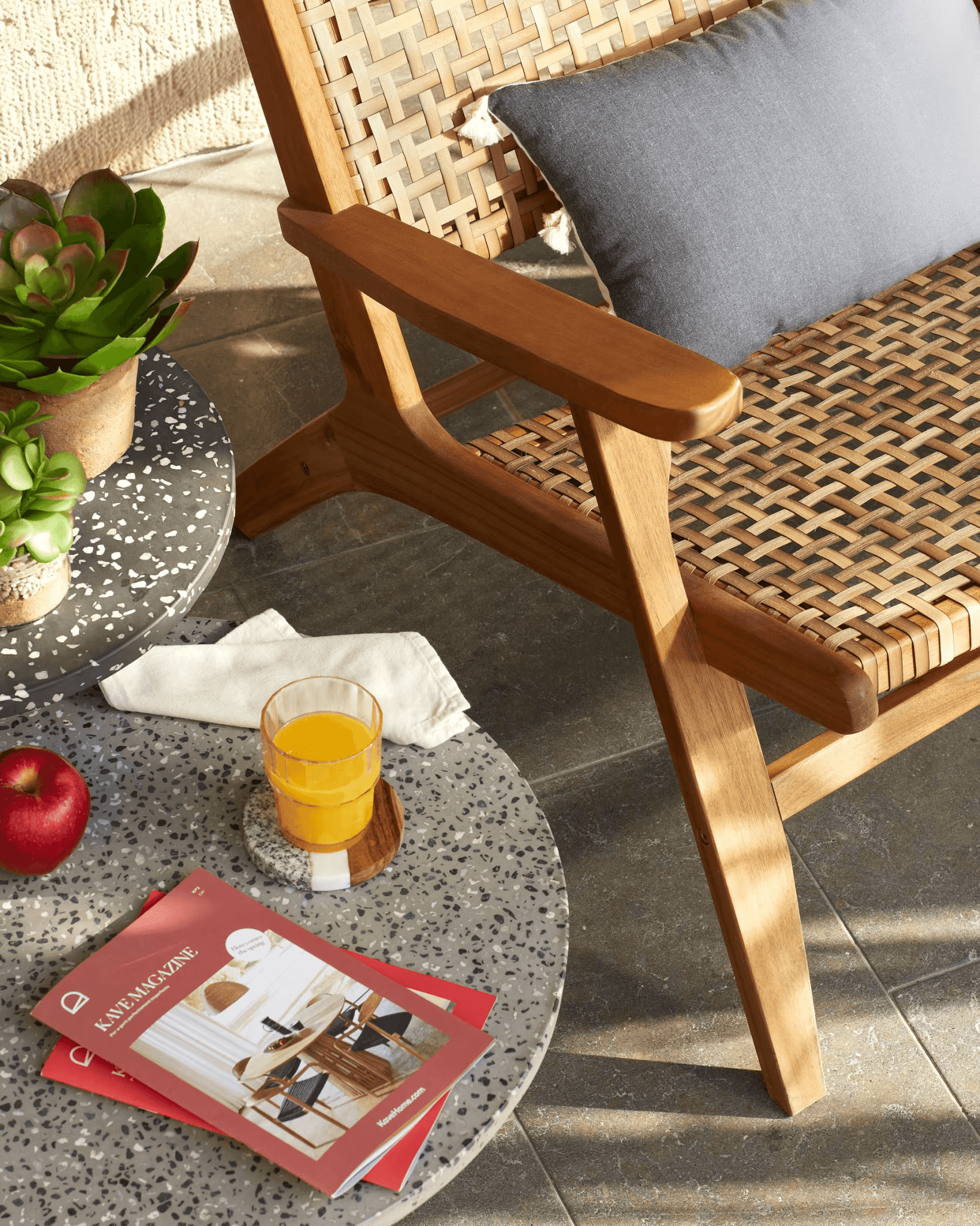 Fotel zewnętrzny GRIGNOON lite drewno akacjowe La Forma Eye on Design