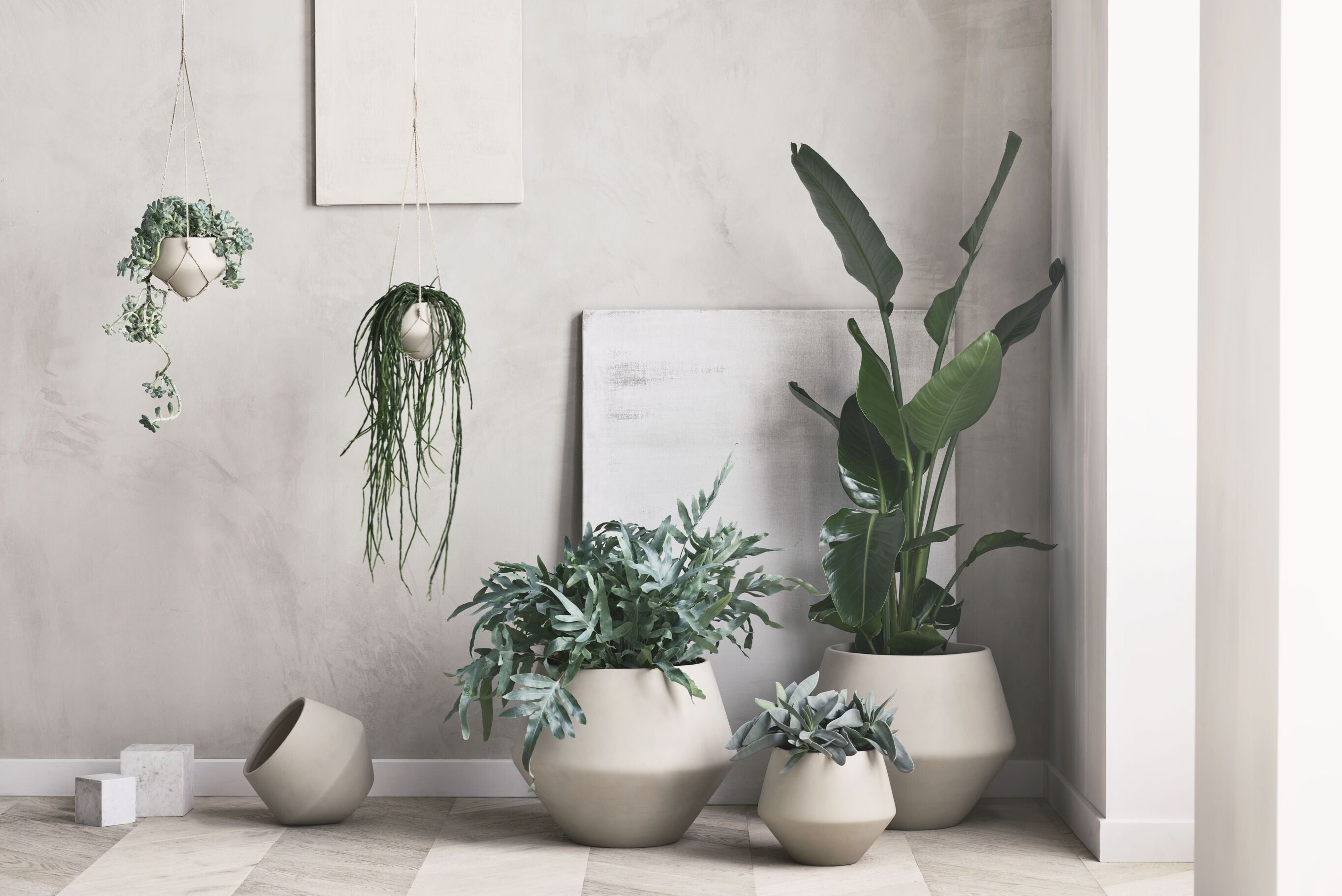 Závěsný květináč GROVE krémová keramika