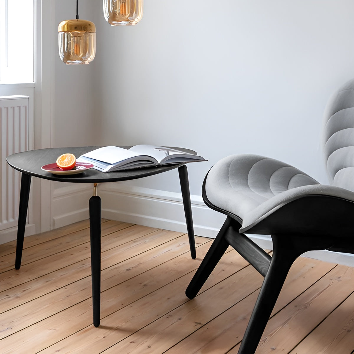 Konferenční stolek HANG OUT černý dub se zlatými podpěrami