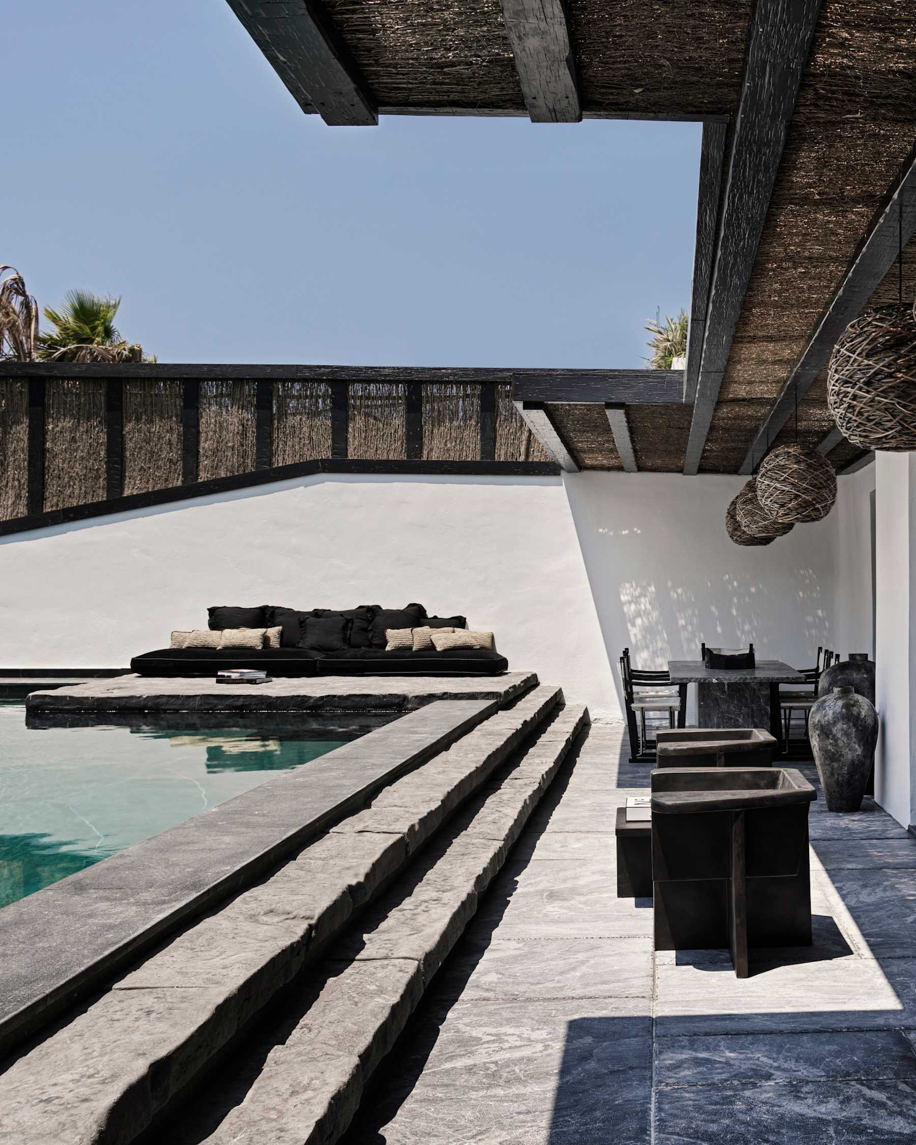 BRUTUS coffee armchair