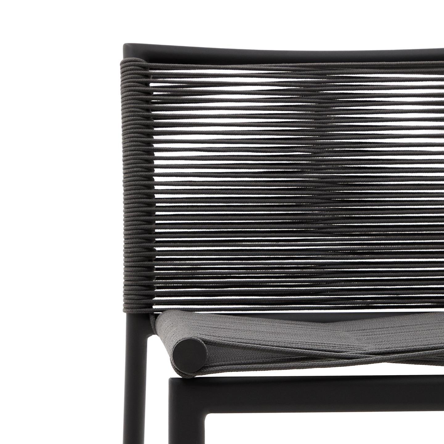 Hoker ogrodowy CULIP czarny La Forma Eye on Design