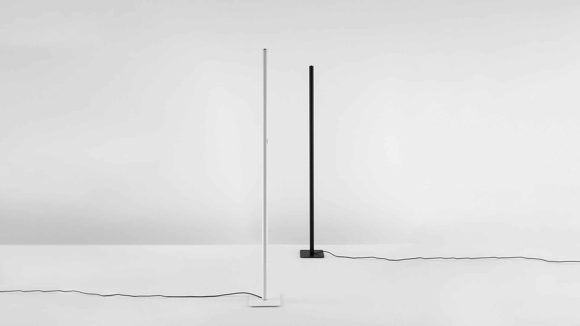 Stojací lampa LLIO MINI černá