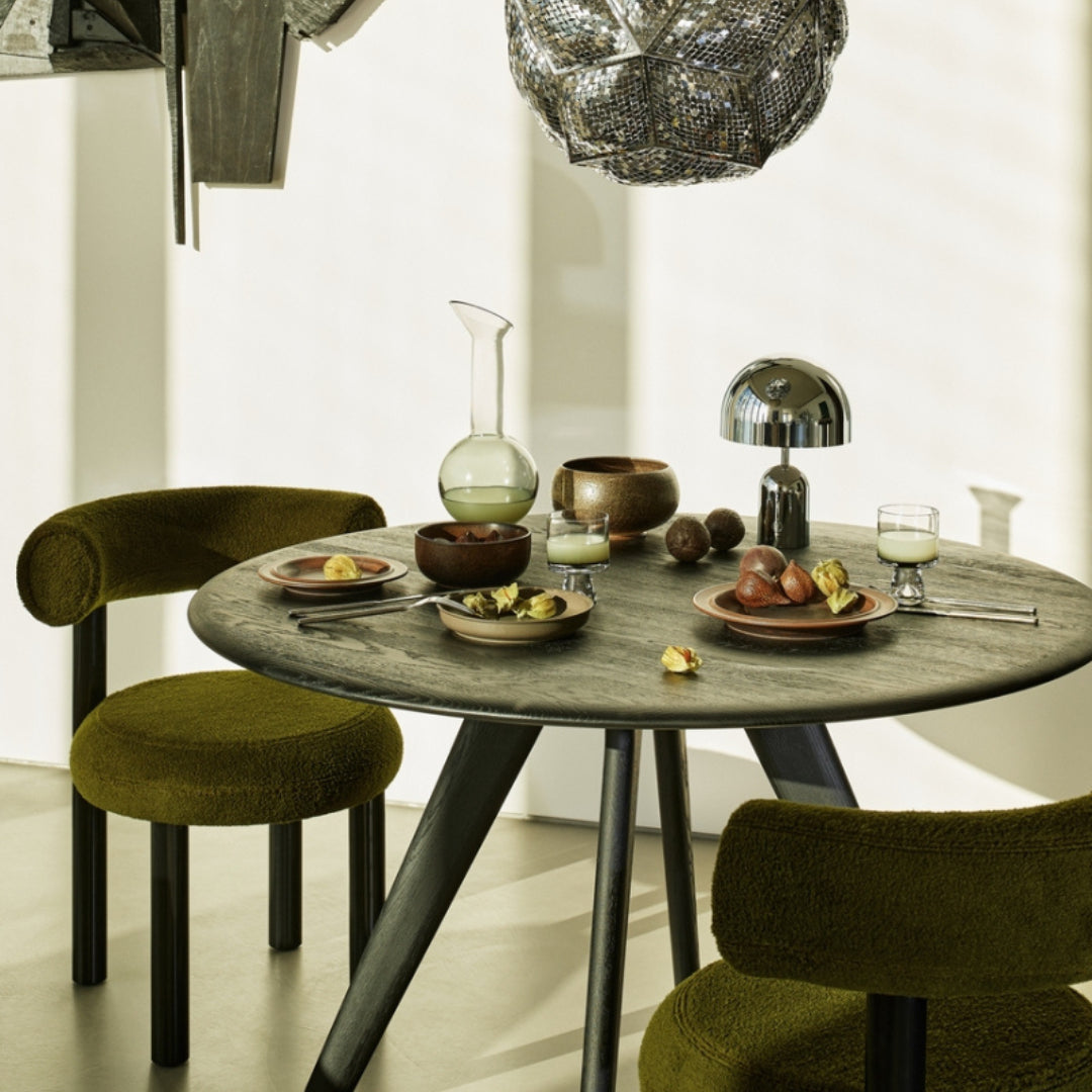 Kulatý stůl SLAB černé dubové dřevo