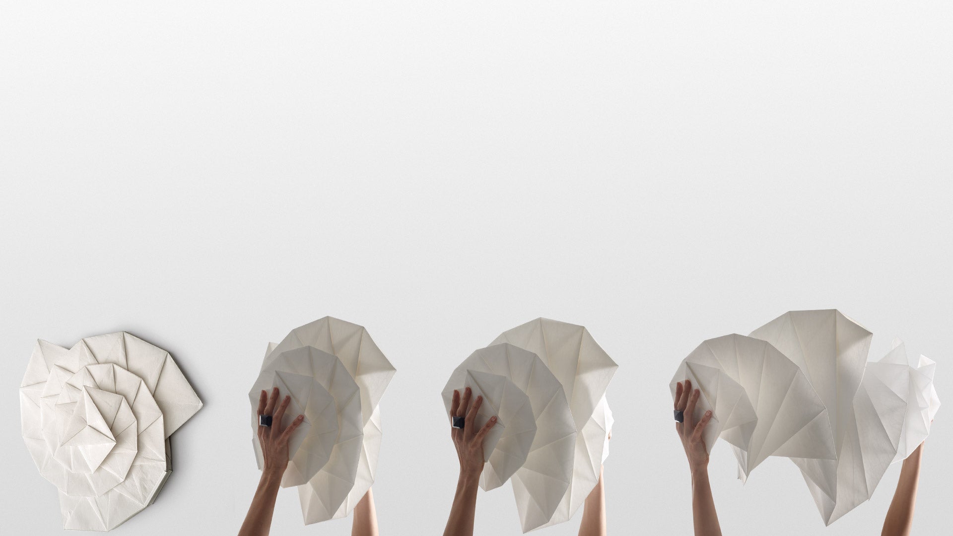 Stolní lampa MENDORI bílá