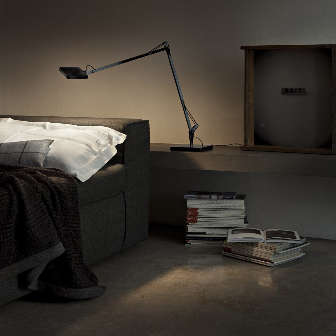 KELVIN LED BASE Desk Lamp Black