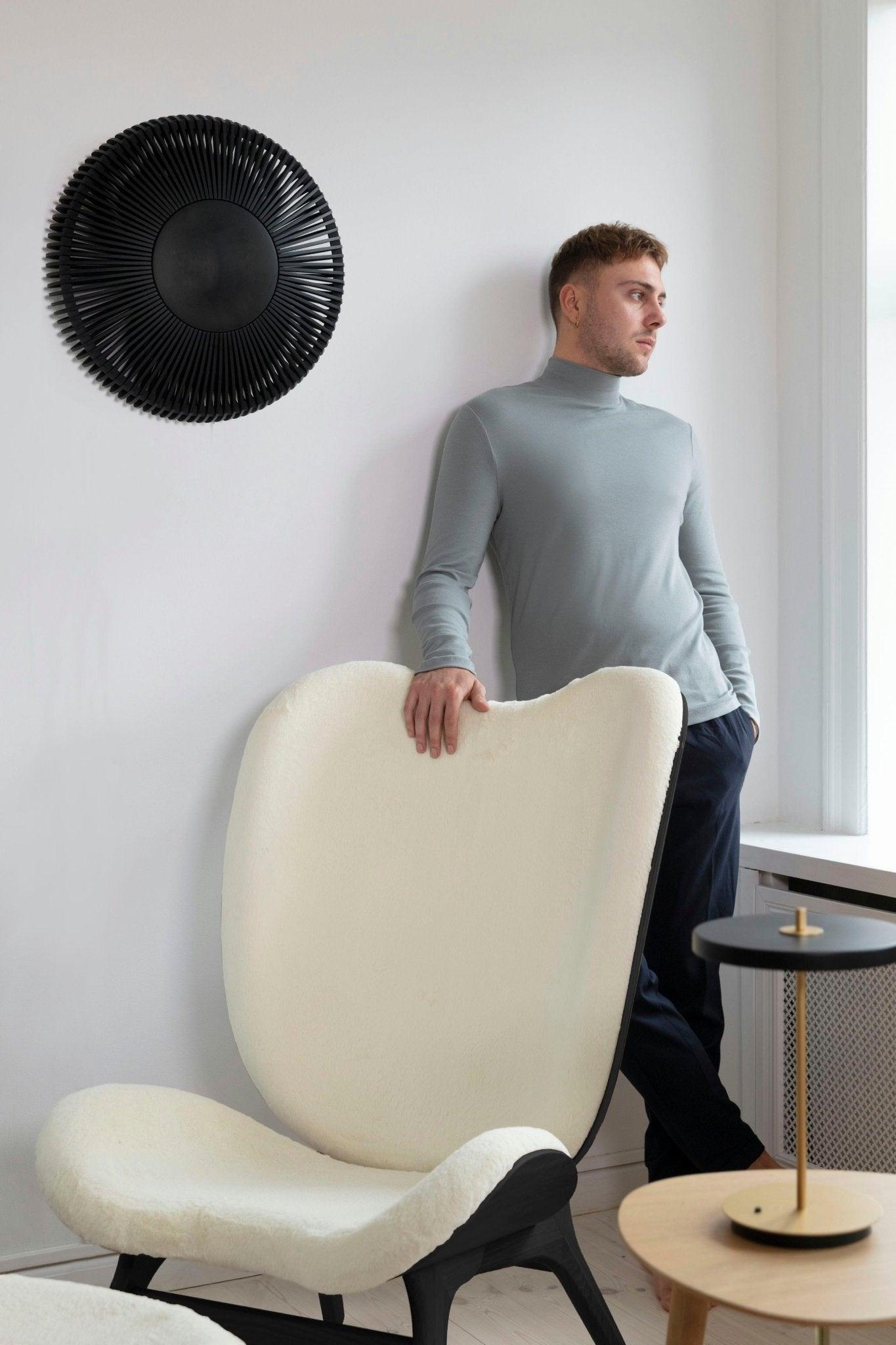 Kinkiet CLAVA UP WOOD czarny dąb UMAGE Eye on Design