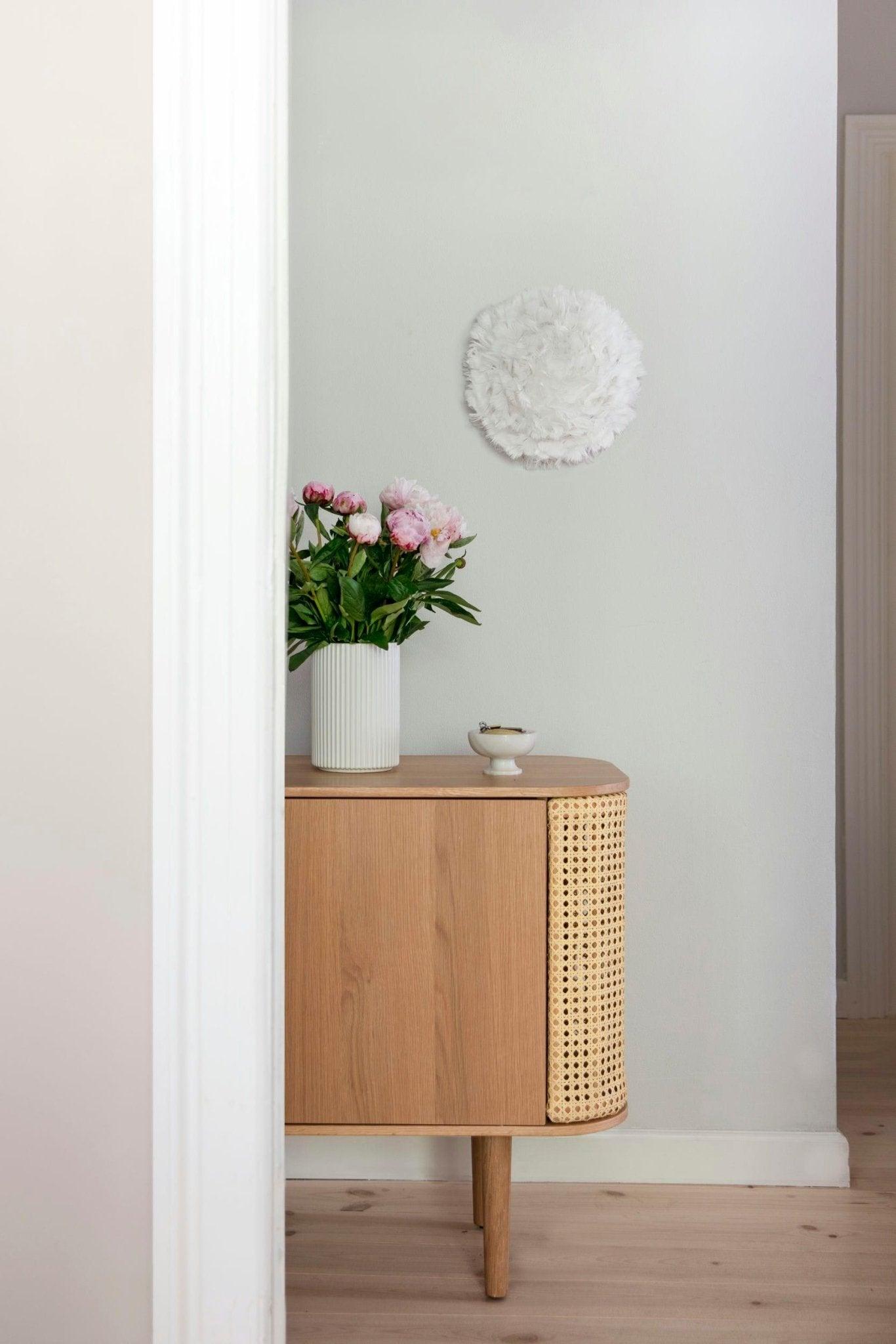 Komoda TREASURES rattan z dębem UMAGE Eye on Design