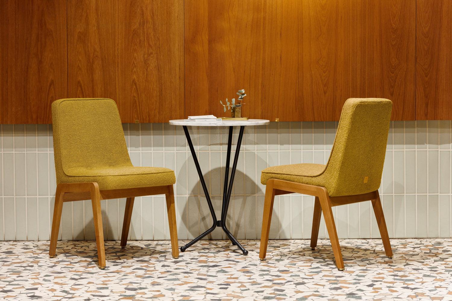 Krzesło 200-125 VAR beżowy w tkaninie Boucle Creme 366 concept Eye on Design