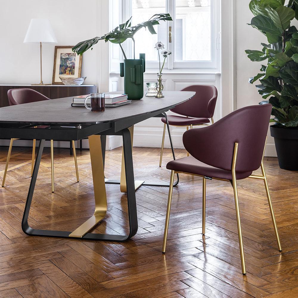 Krzesło aksamitne HOLLY czarny z metalową podstawą Calligaris Eye on Design