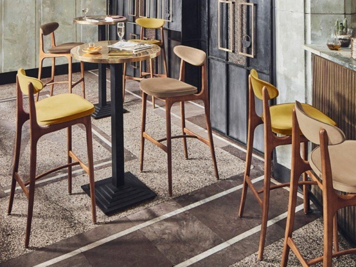 Krzesło barowe 200-190 beżowy w tkaninie Shine Velvet Taupe 366 concept Eye on Design