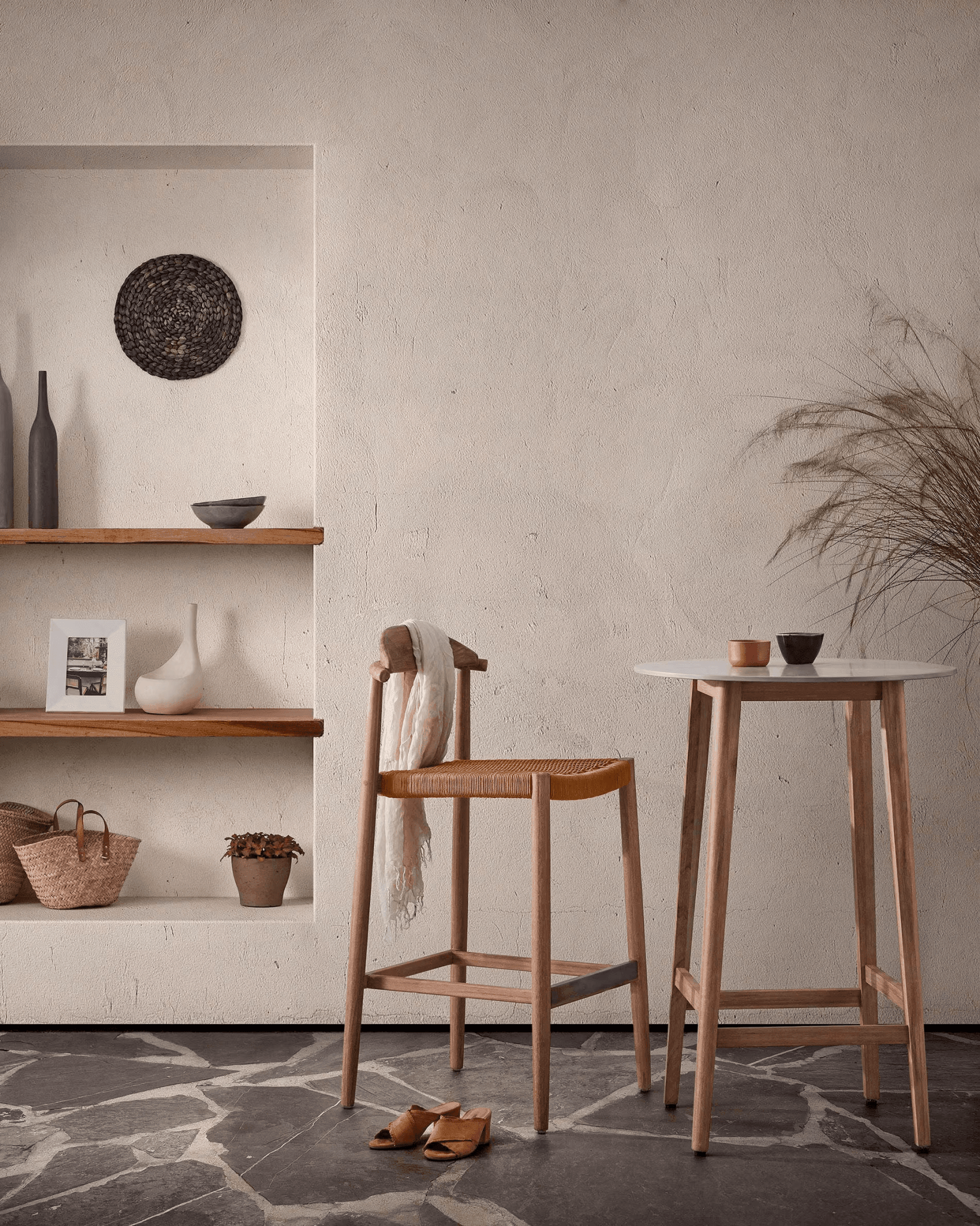 Krzesło barowe NINA lite drewno akacjowe La Forma Eye on Design