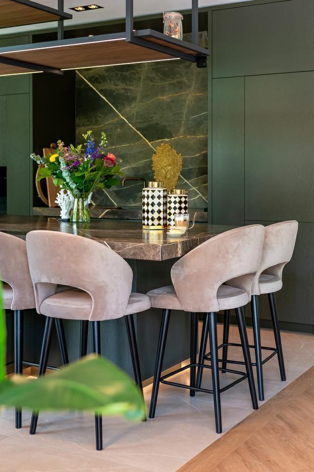 Krzesło barowe SAVOY beżowy Richmond Interiors Eye on Design