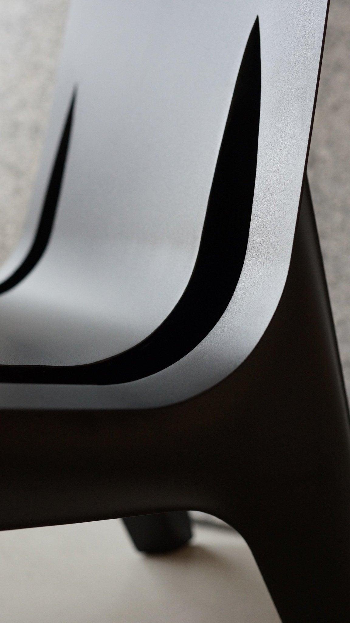 Krzesło J-CHAIR czarny brązowy mat Zieta Studio Eye on Design