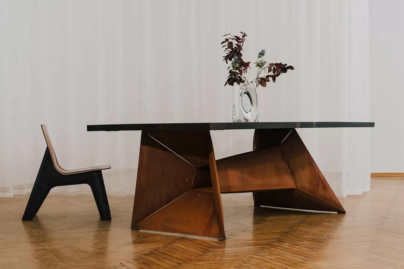 Krzesło J-CHAIR szaroniebieski mat z koniakowym wykończeniem Zieta Studio Eye on Design