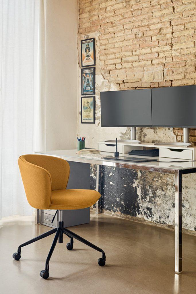 Krzesło na kółkach ADD musztardowy Teulat Eye on Design