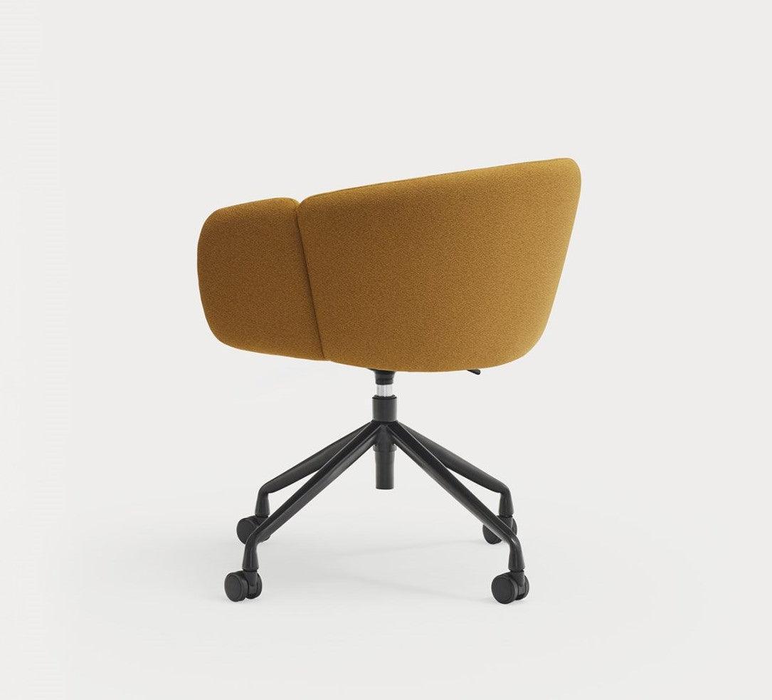 Krzesło na kółkach z podłokietnikami ADD musztardowy Teulat Eye on Design